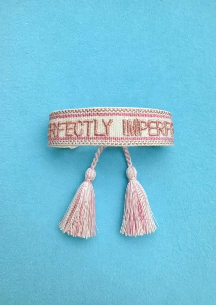 Gewebtes Armband mit Statement "perfectly imperfect" vom Hamburger Modelabel stegmann mode