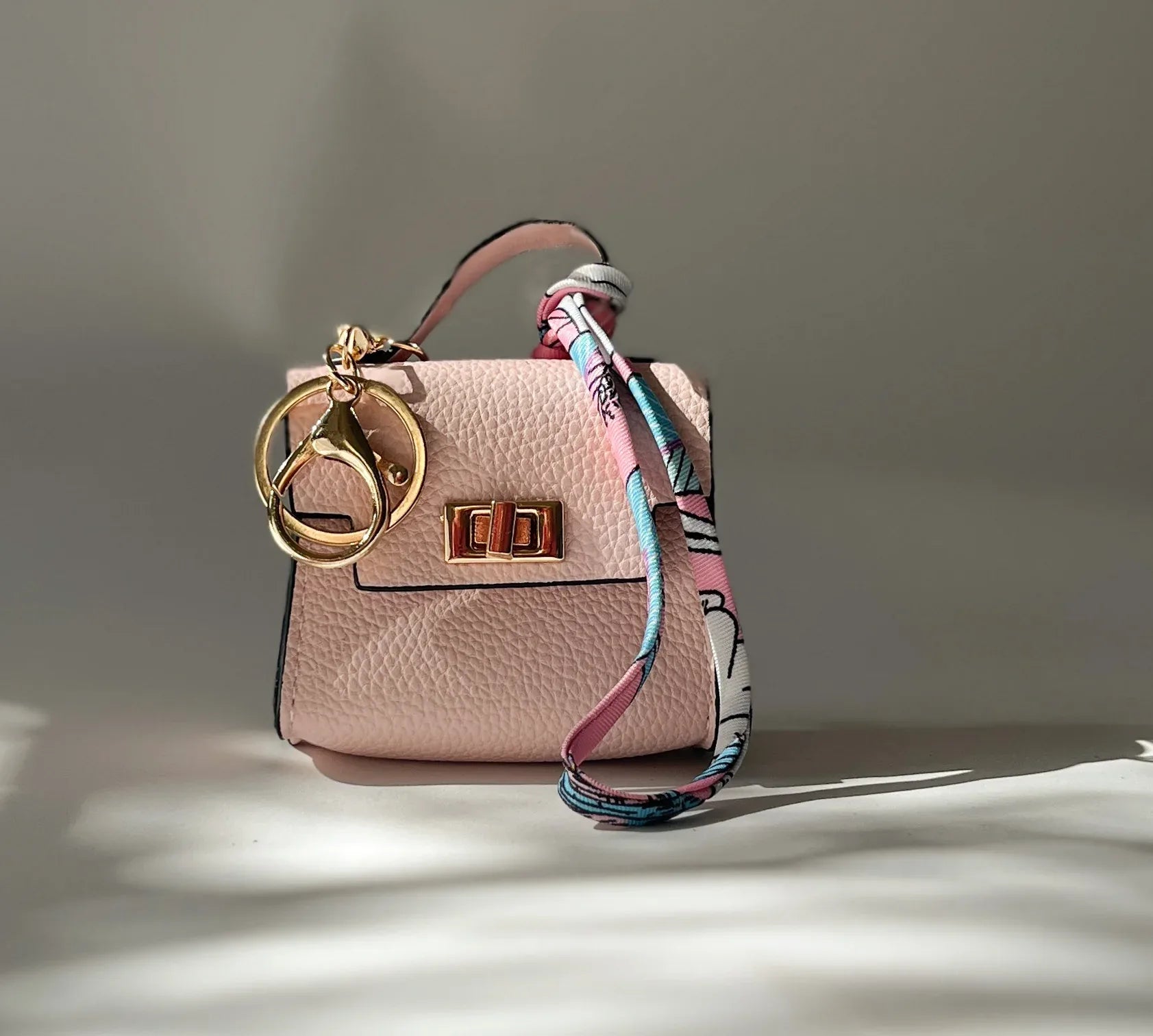 Bag Charme Taschenmotiv mit Karabiner und Tuch in Rose vom Hamburger Modelabel stegmann mode