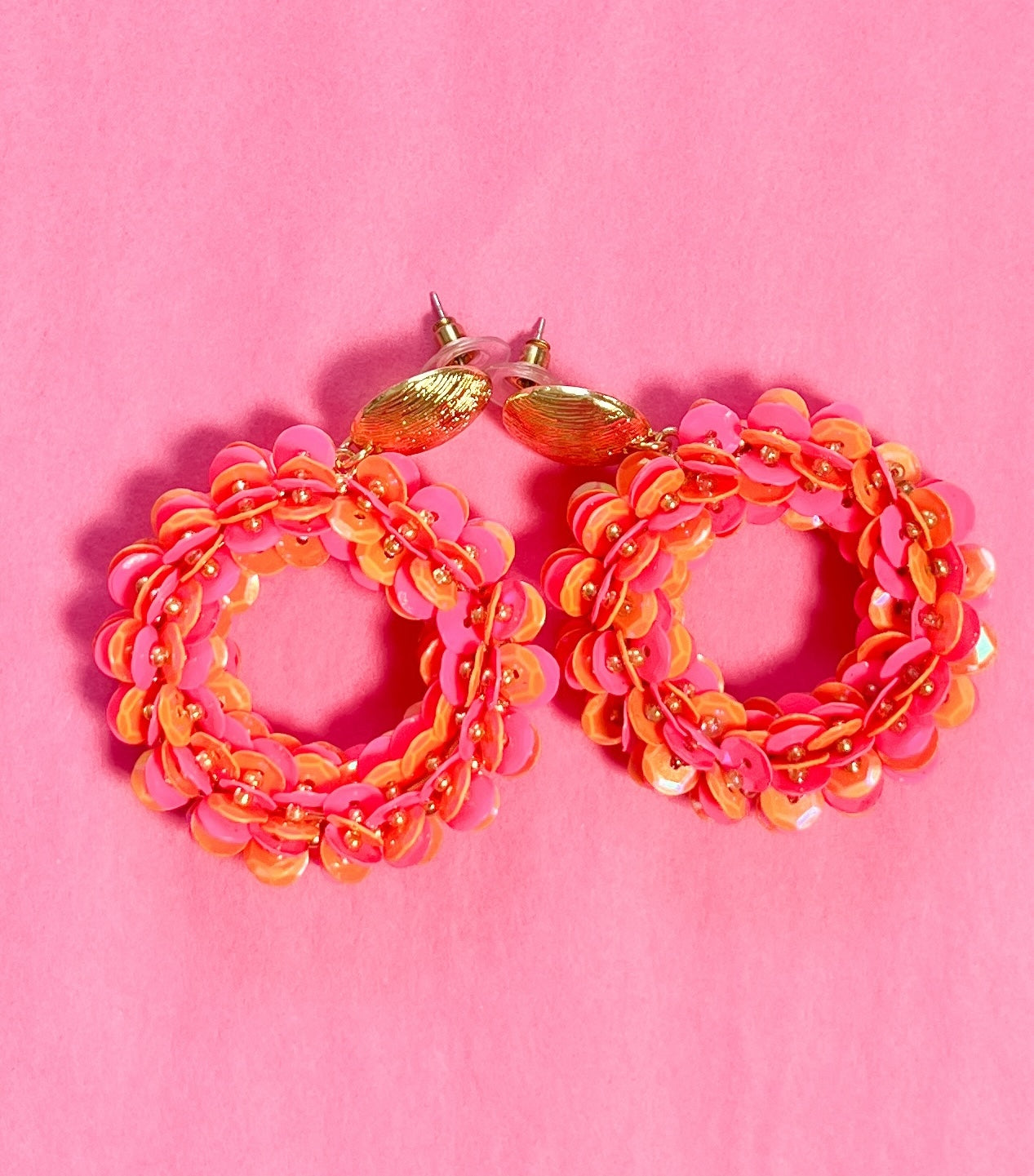 Runder Blütenohrring in pink vom Hamburger Modelabel stegmann mode