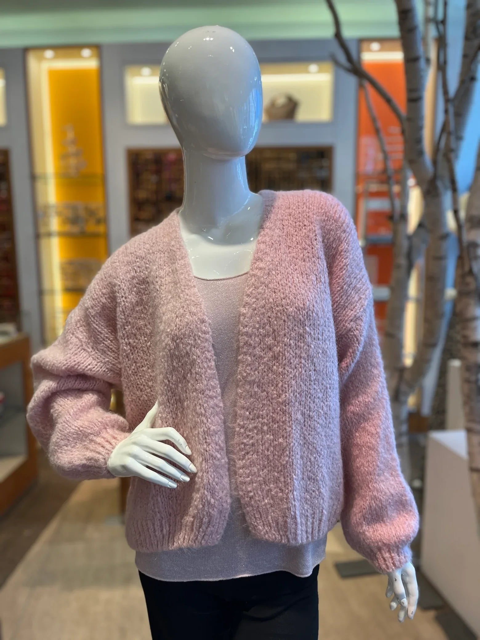 Grobstrickjacke in Blush vom Hamburger Modelabel stegmann mode