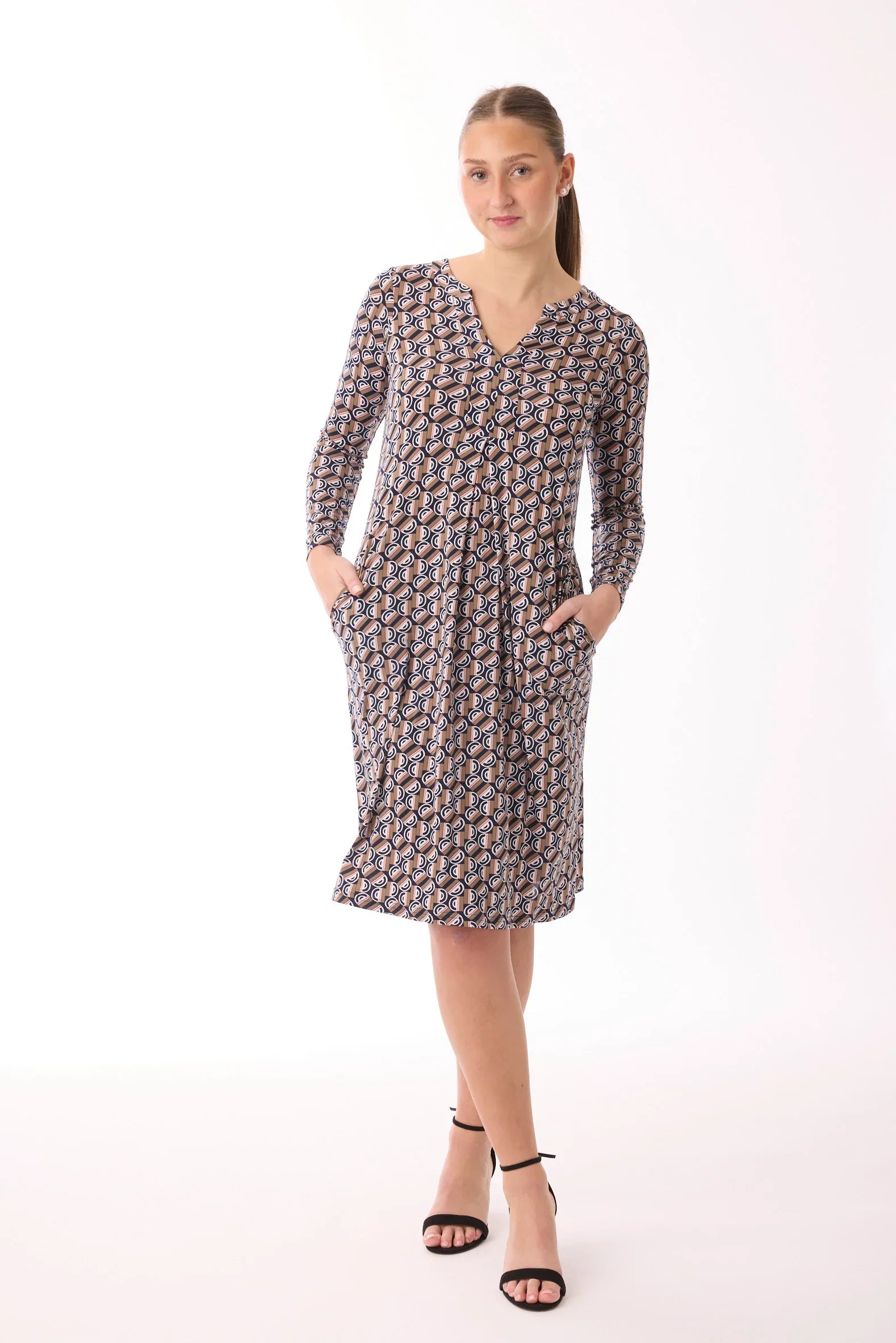 Kleid mit Muster von dem Hamburger Modelabel stegmann mode