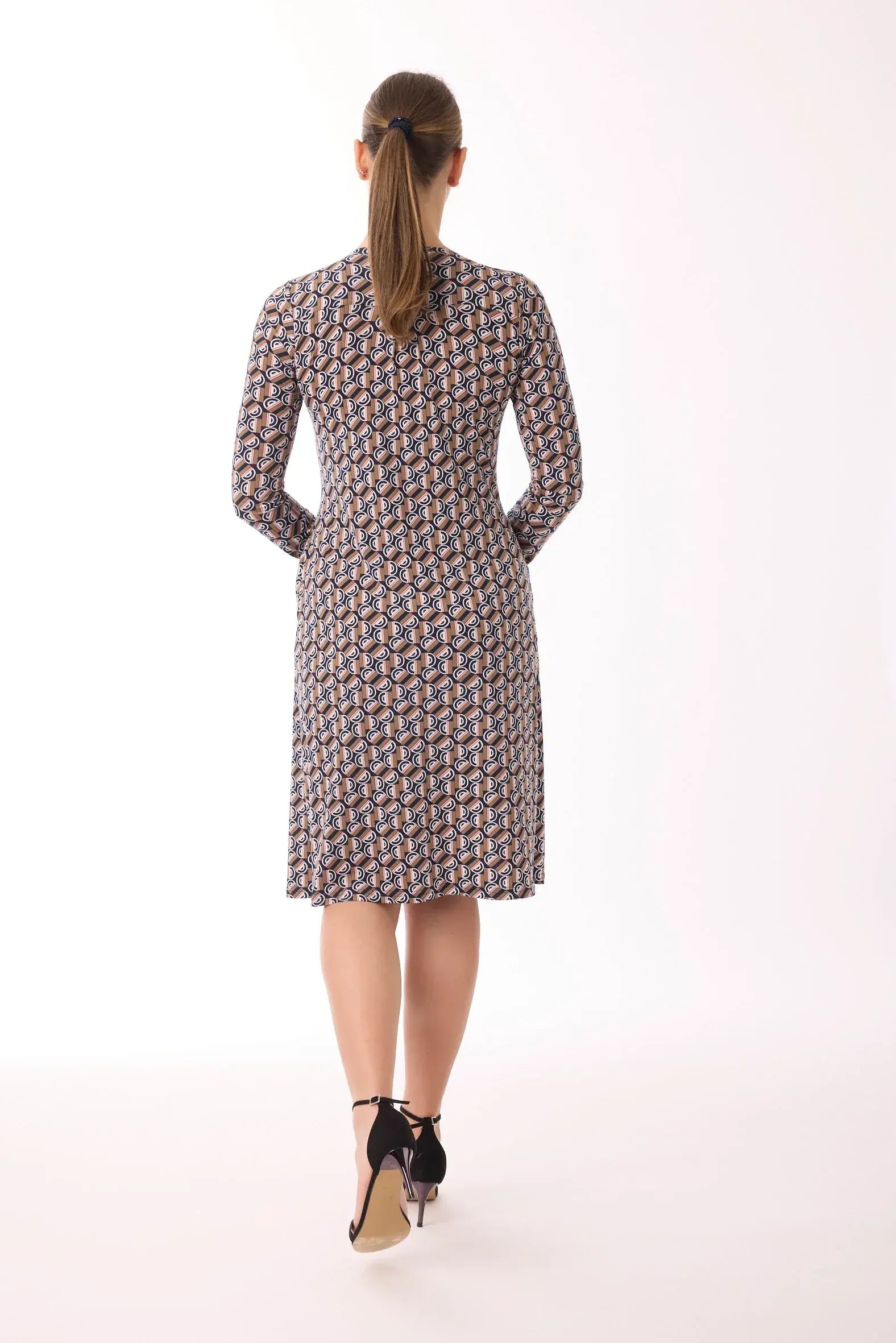 Kleid mit Muster von dem Hamburger Modelabel stegmann mode
