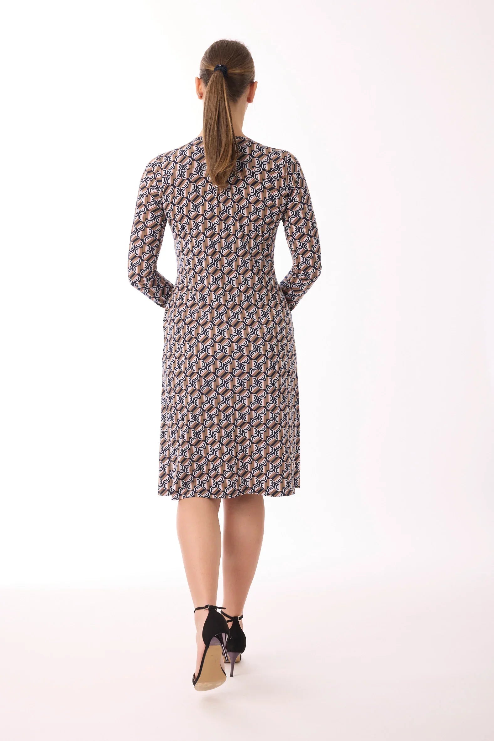 Kleid mit Muster von dem Hamburger Modelabel stegmann mode