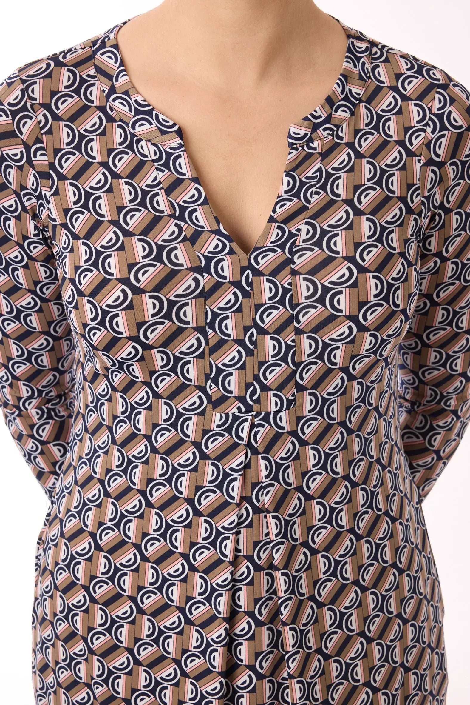 Kleid mit Muster von dem Hamburger Modelabel stegmann mode