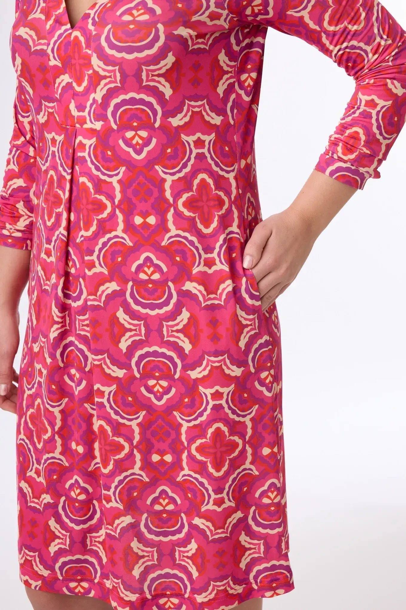 Kurzes Sommerkleid im Print Ilusion vom Hamburger Modelabel stegmann mode