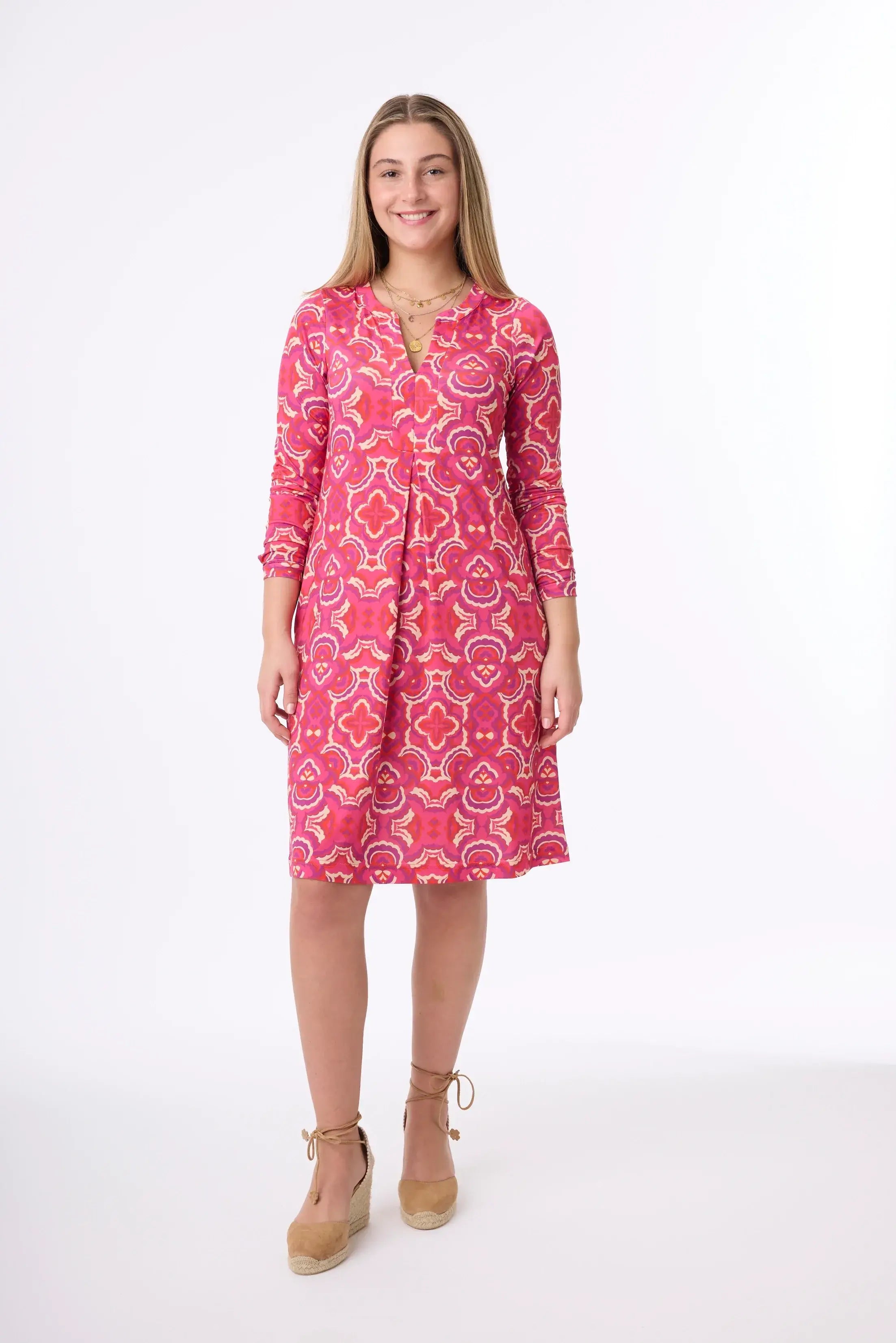 Kurzes Sommerkleid im Print Ilusion vom Hamburger Modelabel stegmann mode