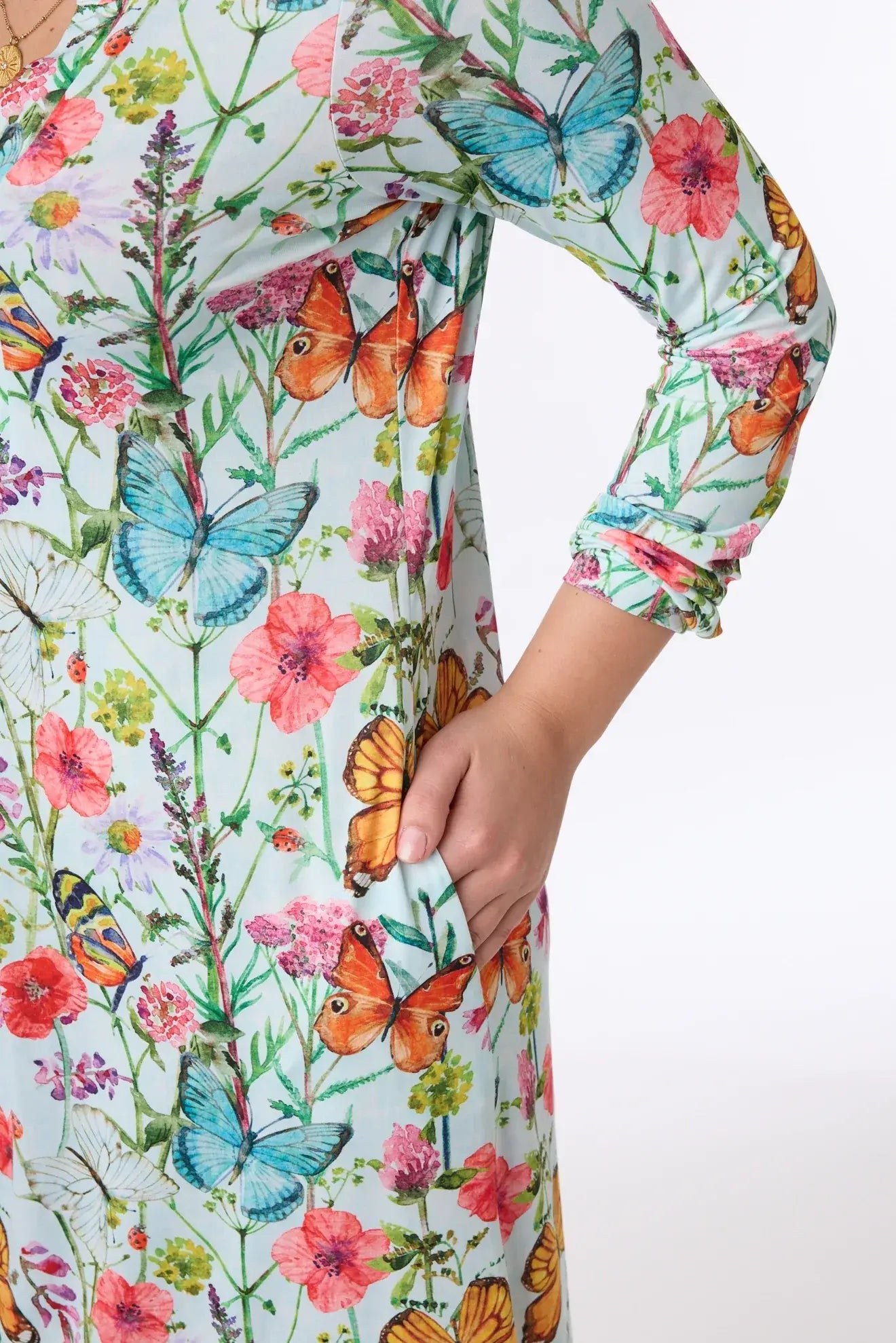 Kurzes Sommerkleid im Print Papillon Bleu vom Hamburger Modelabel stegmann mode