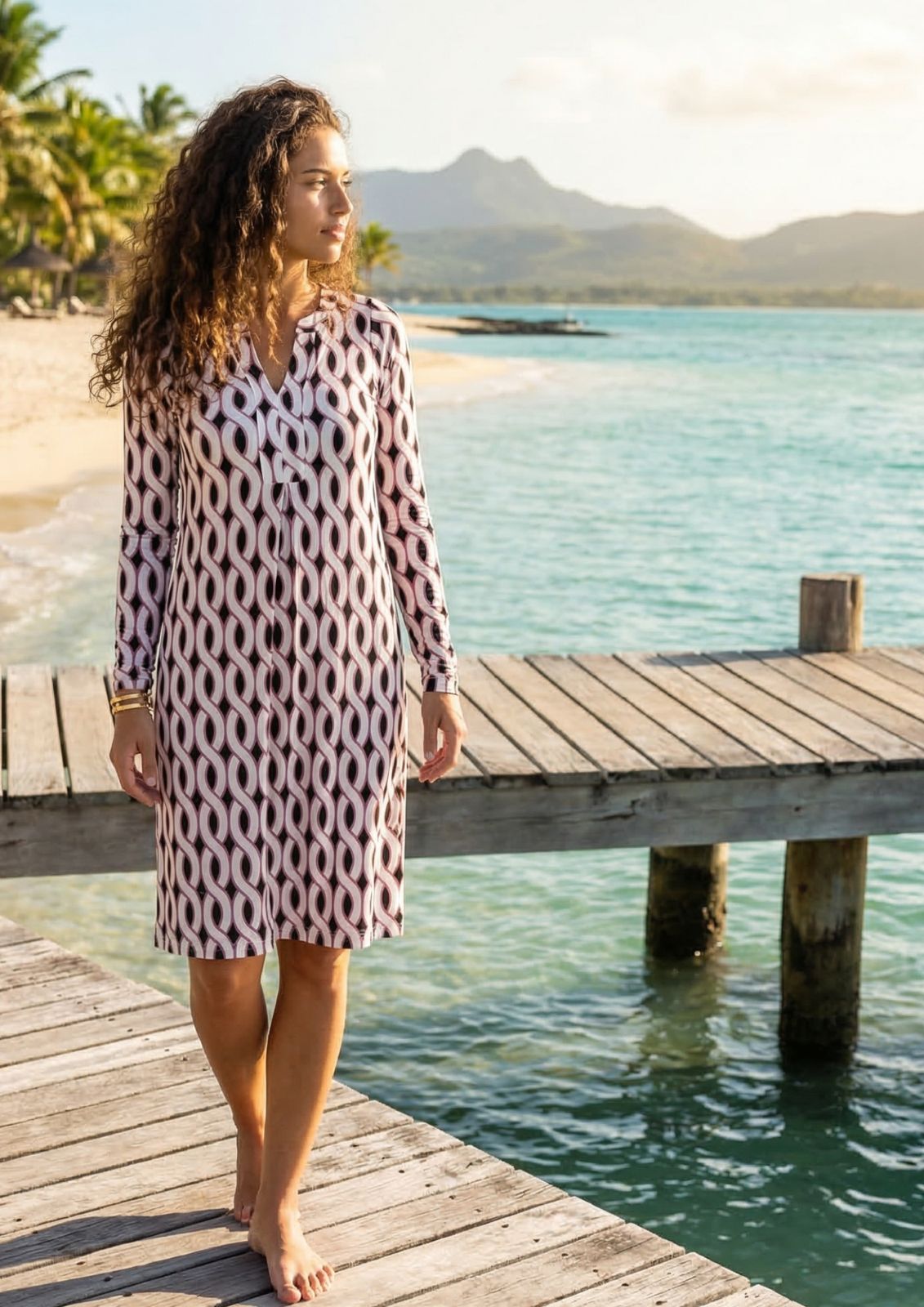 KI generiertes Foto von Frau auf Steg am Meer im Kleid Bobby im Print Tresser vom Hamburger Modelabel stegmann mode