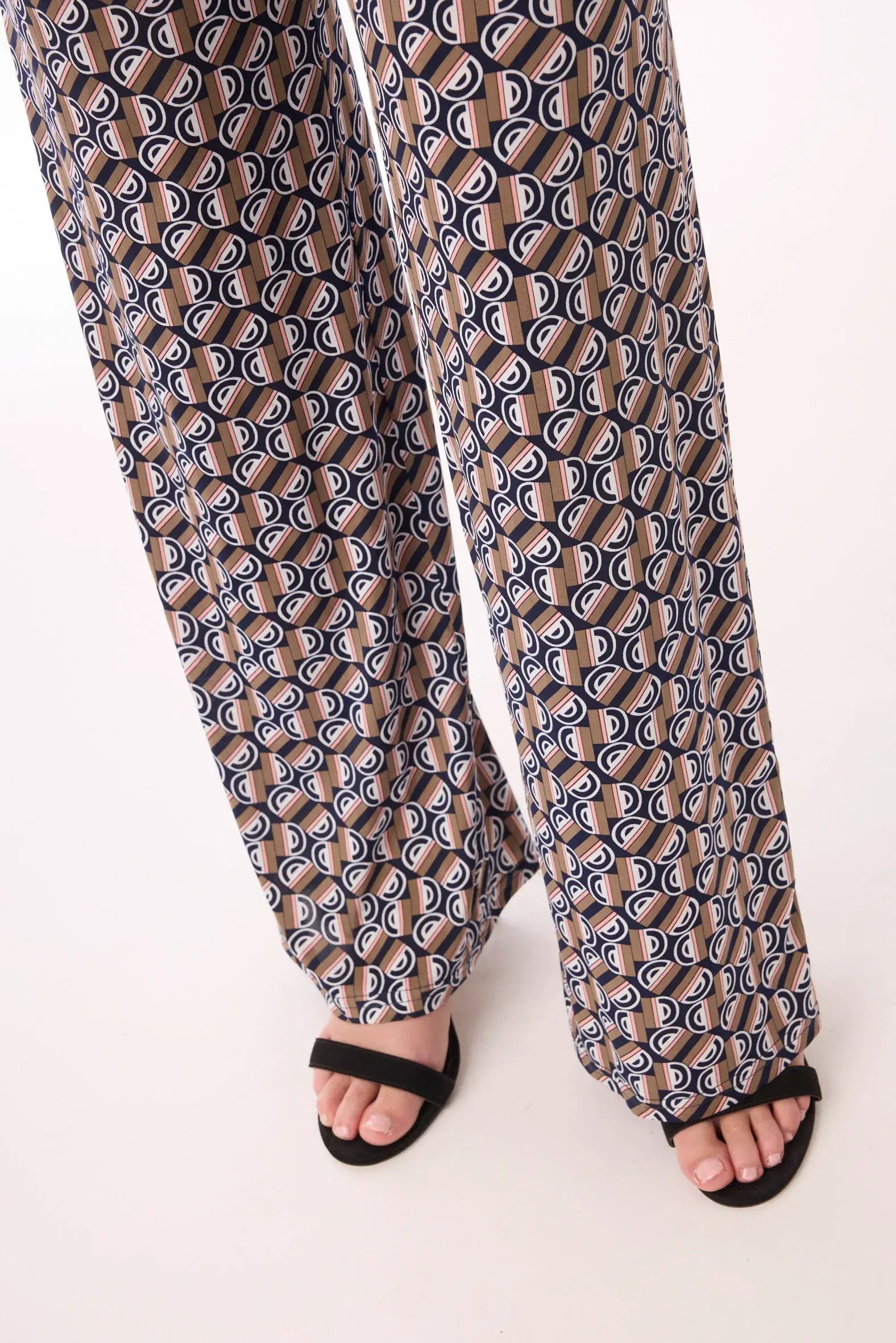 Jumpsuit mit Muster von dem Hamburger Modelabel stegmann mode
