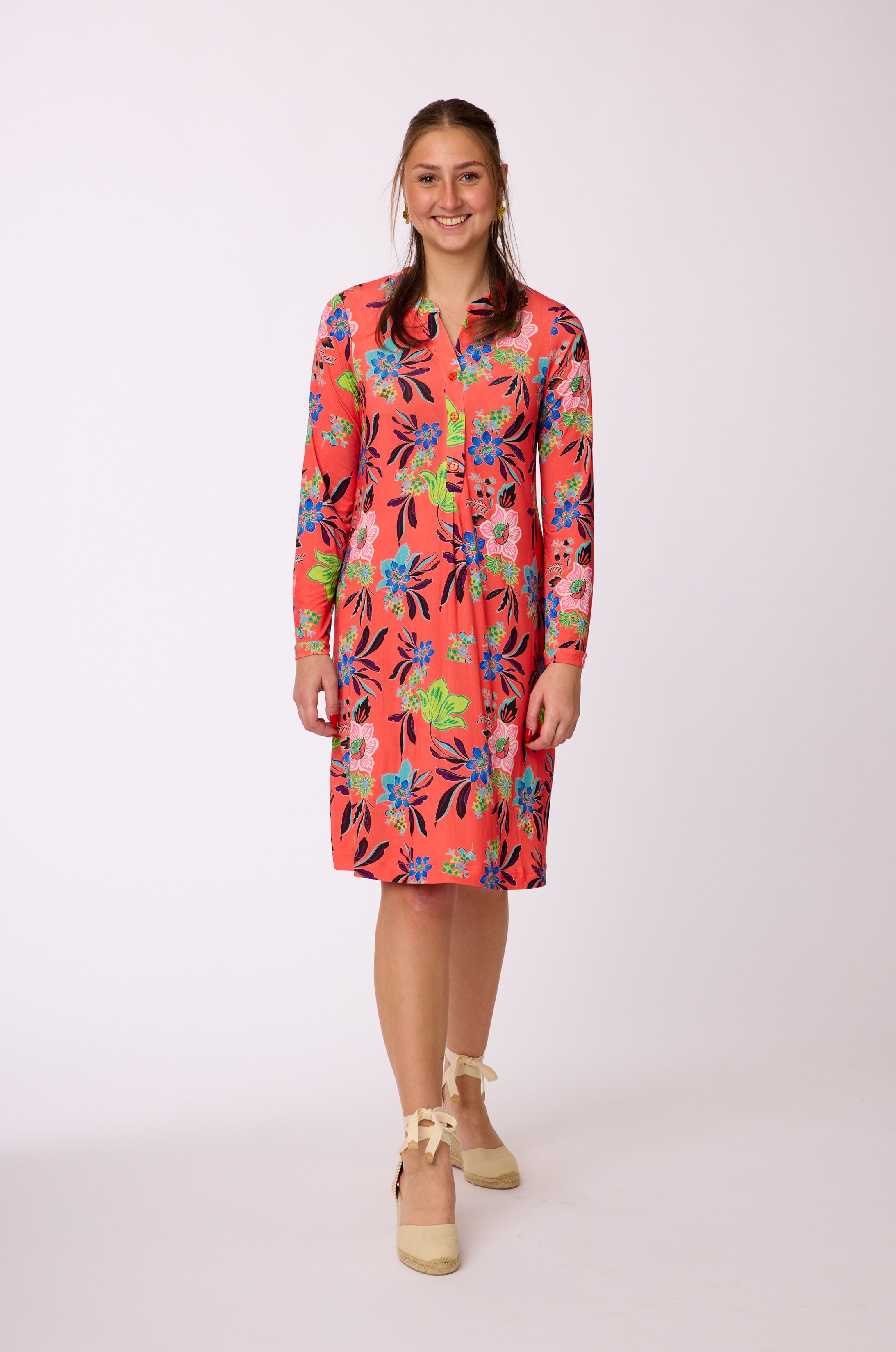 Kleid mit Knopfleiste und Muster von dem Hamburger Modelabel stegmann mode