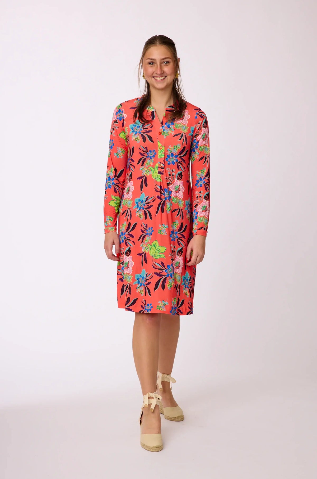 Kleid mit Knopfleiste und Muster von dem Hamburger Modelabel stegmann mode