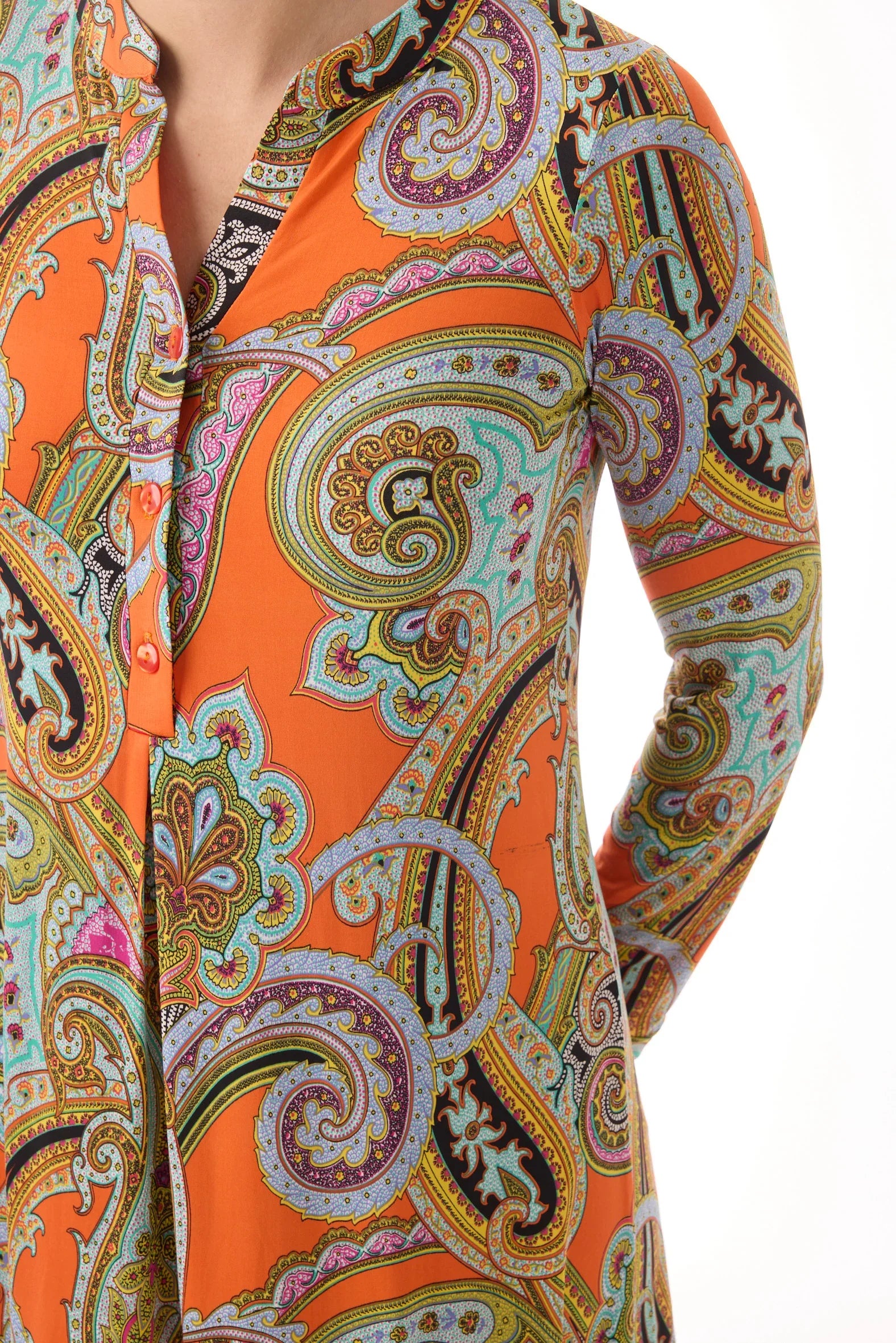 Kleid mit Knopfleiste und Muster von dem Hamburger Modelabel stegmann mode