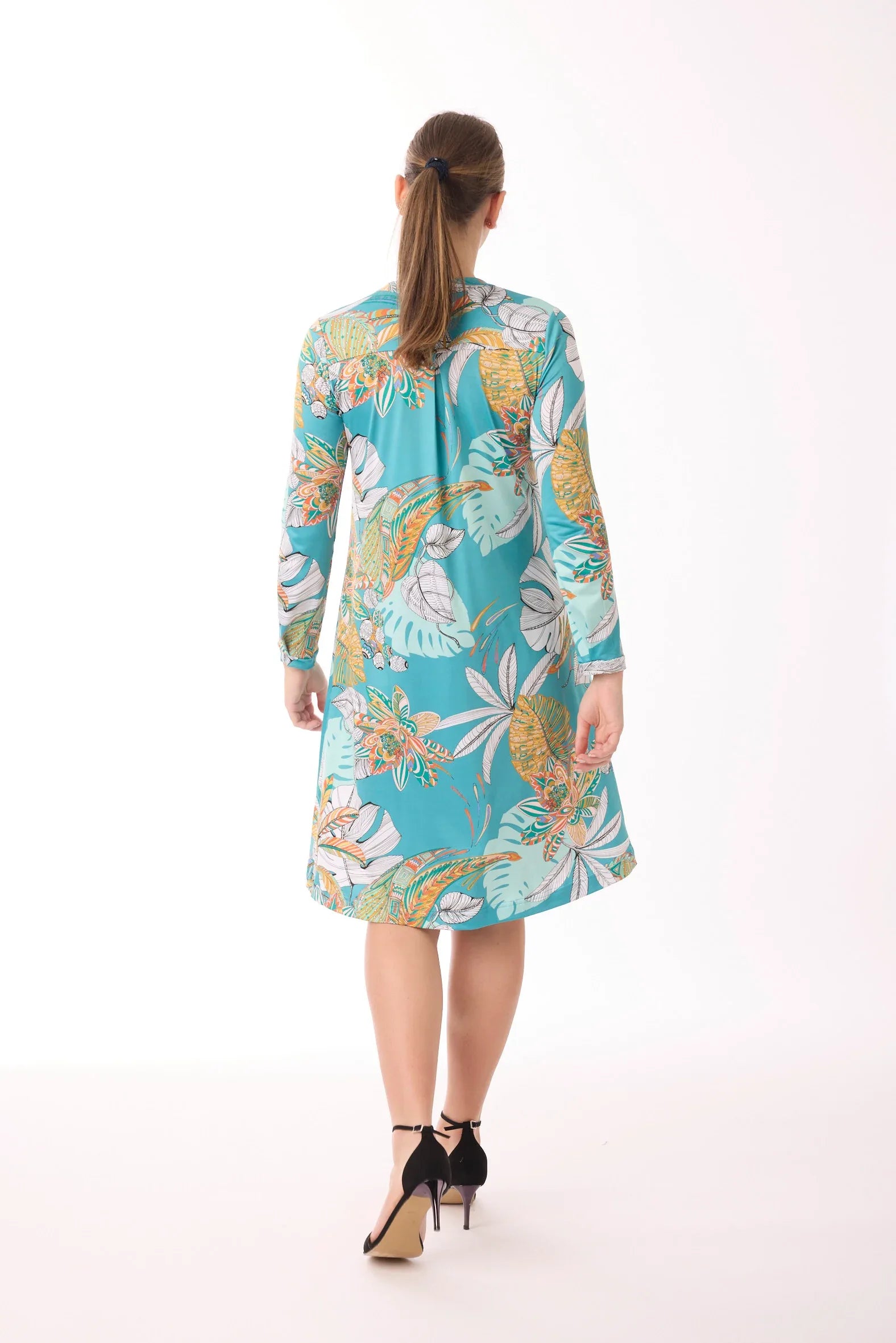 Kleid mit Knopfleiste und Muster von dem Hamburger Modelabel stegmann mode