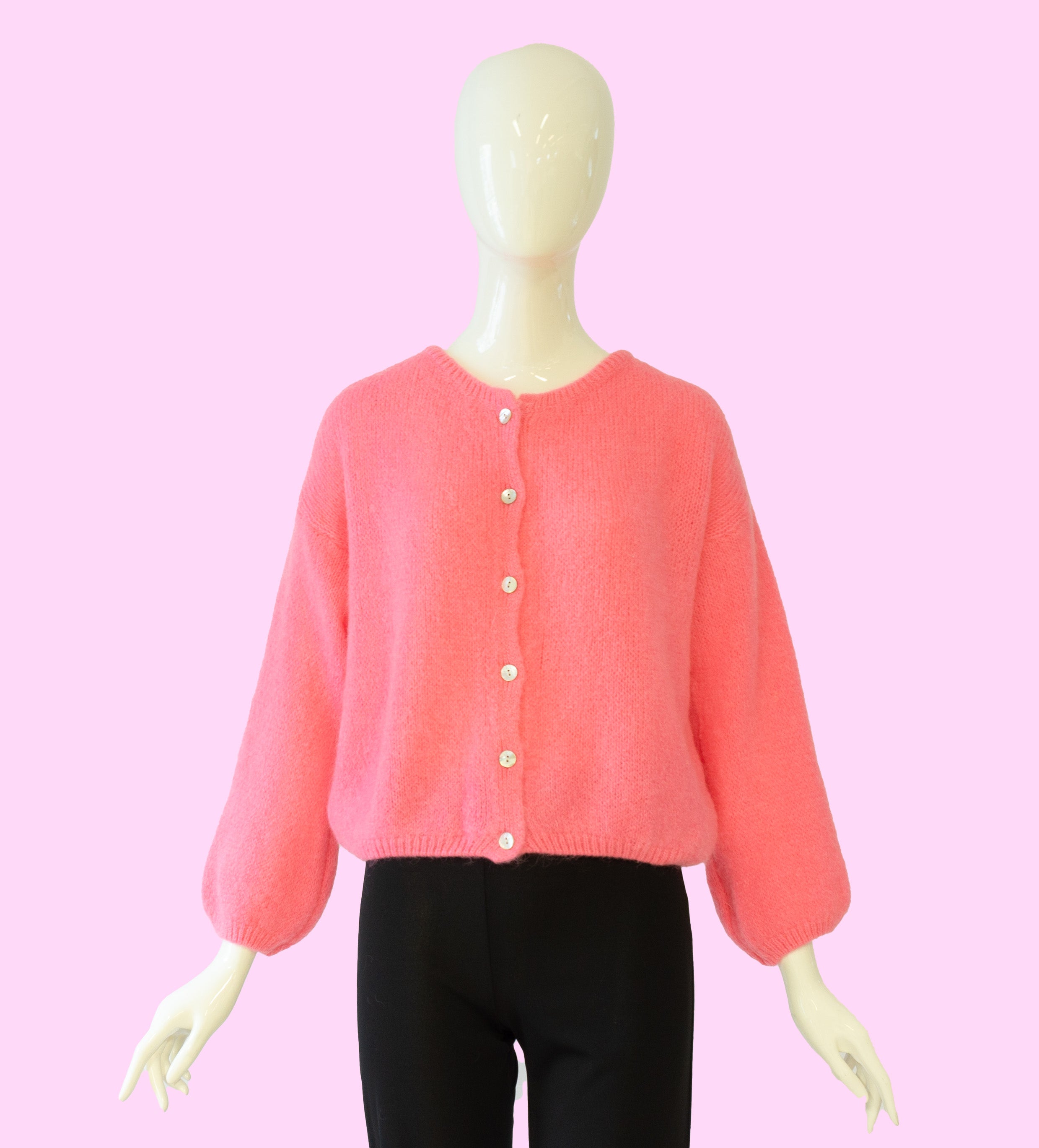 Kurze Strickjacke mit Ballonärmel vom Hamburger Modelabel stegmann mode