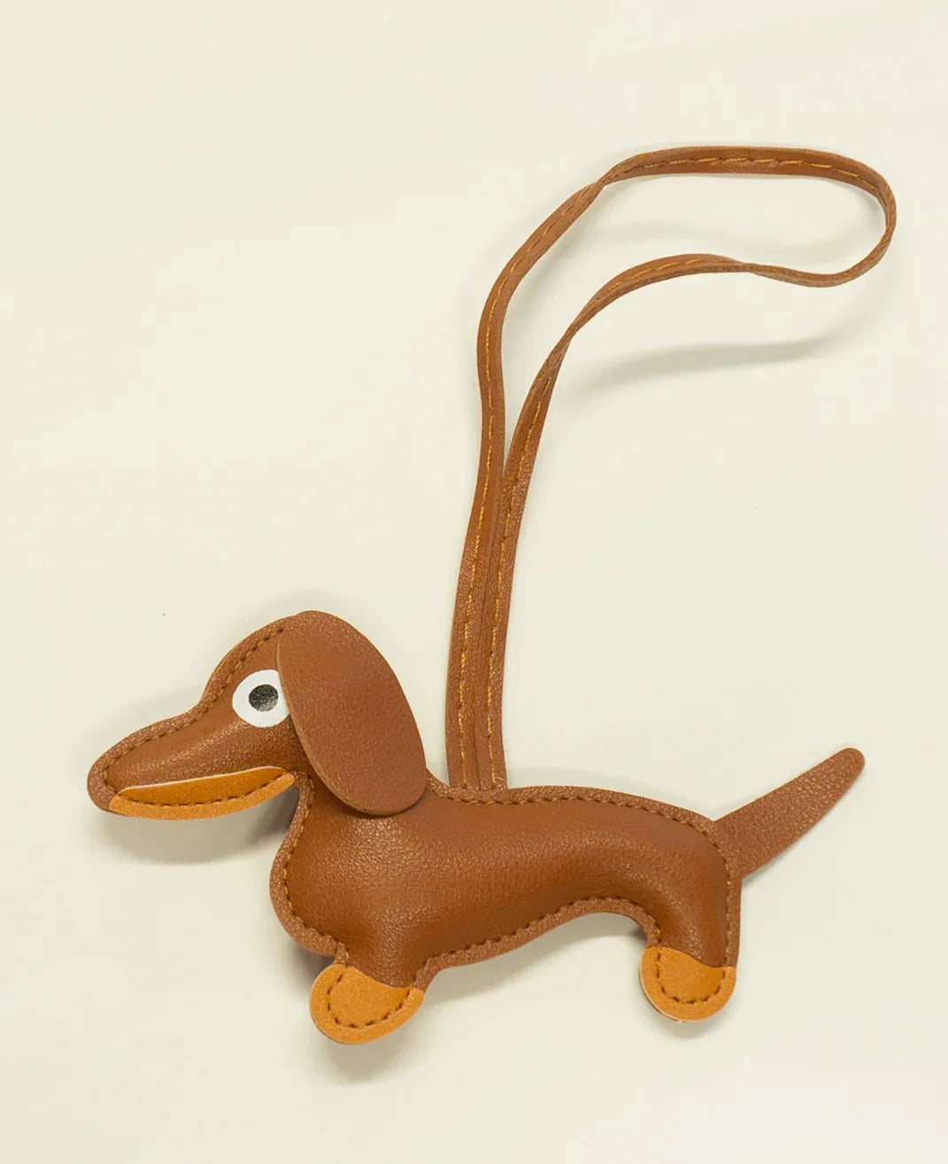 Taschenanhänger mit Dackel-Motiv in Braun vom Hamburger Modelabel stegmann mode