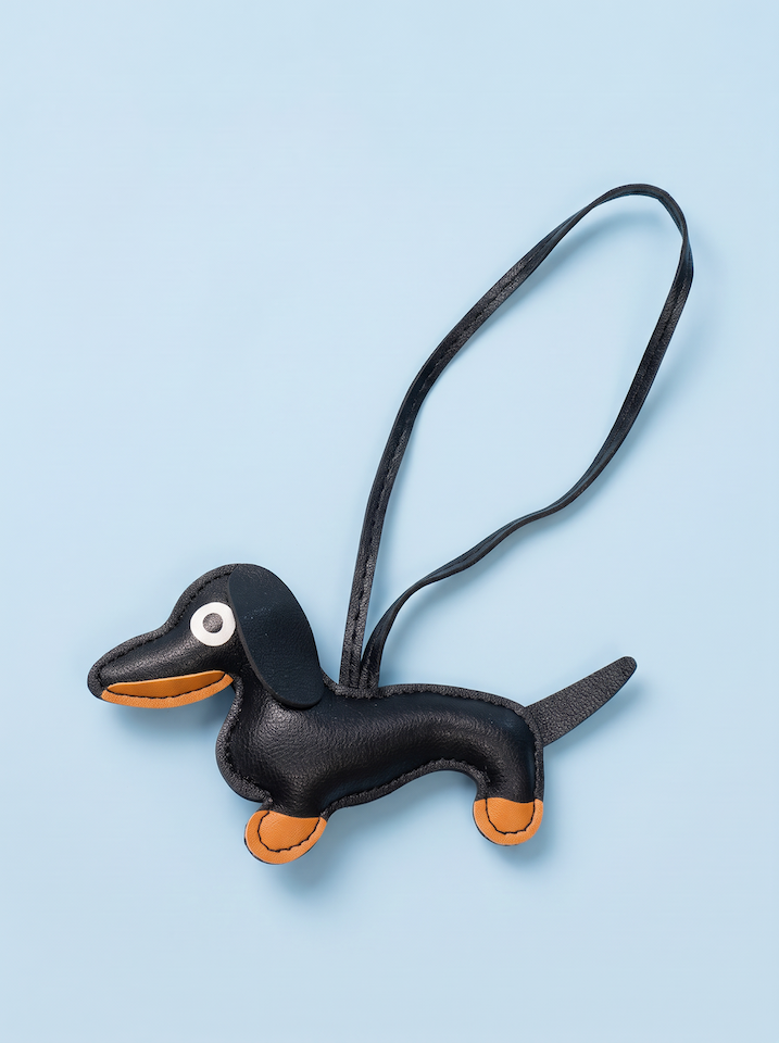 Taschenanhänger mit Dackel-Motiv in schwarz vom Hamburger Modelabel stegmann mode