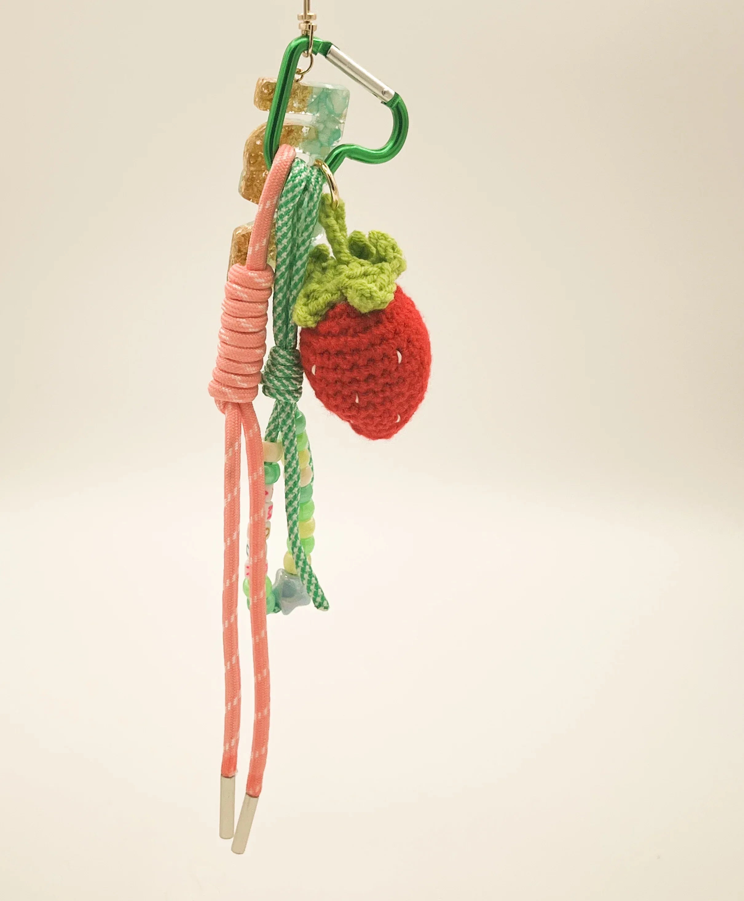 Taschenanhänger mit unterschiedlichen Design vom Hamburger Modelabel stegmann mode