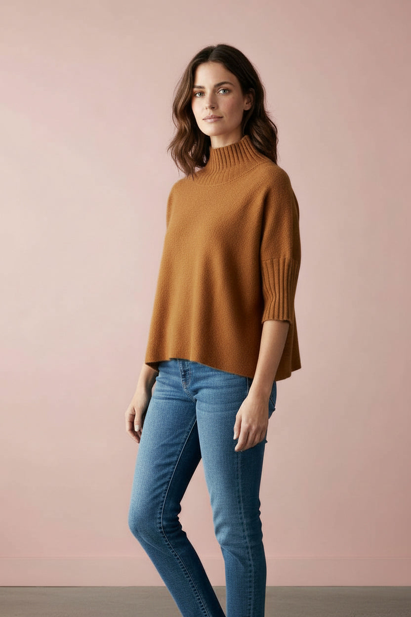 Produktfoto vom Pullover in Kastenform in der Farbe Cognac vom Hamburger Modelabel stegmann mode