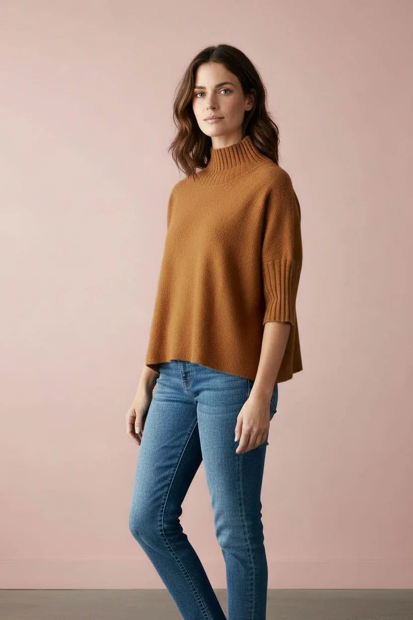 Produktfoto vom Pullover in Kastenform in der Farbe Cognac vom Hamburger Modelabel stegmann mode