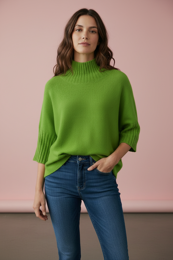 Produktfoto vom Pullover in Kastenform in der Farbe Kiwi vom Hamburger Modelabel stegmann mode
