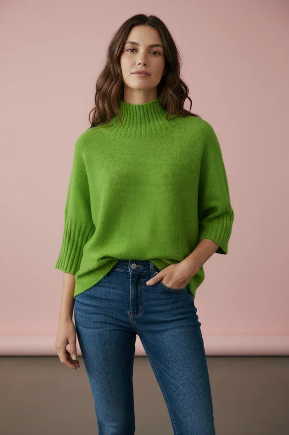 Produktfoto vom Pullover in Kastenform in der Farbe Kiwi vom Hamburger Modelabel stegmann mode