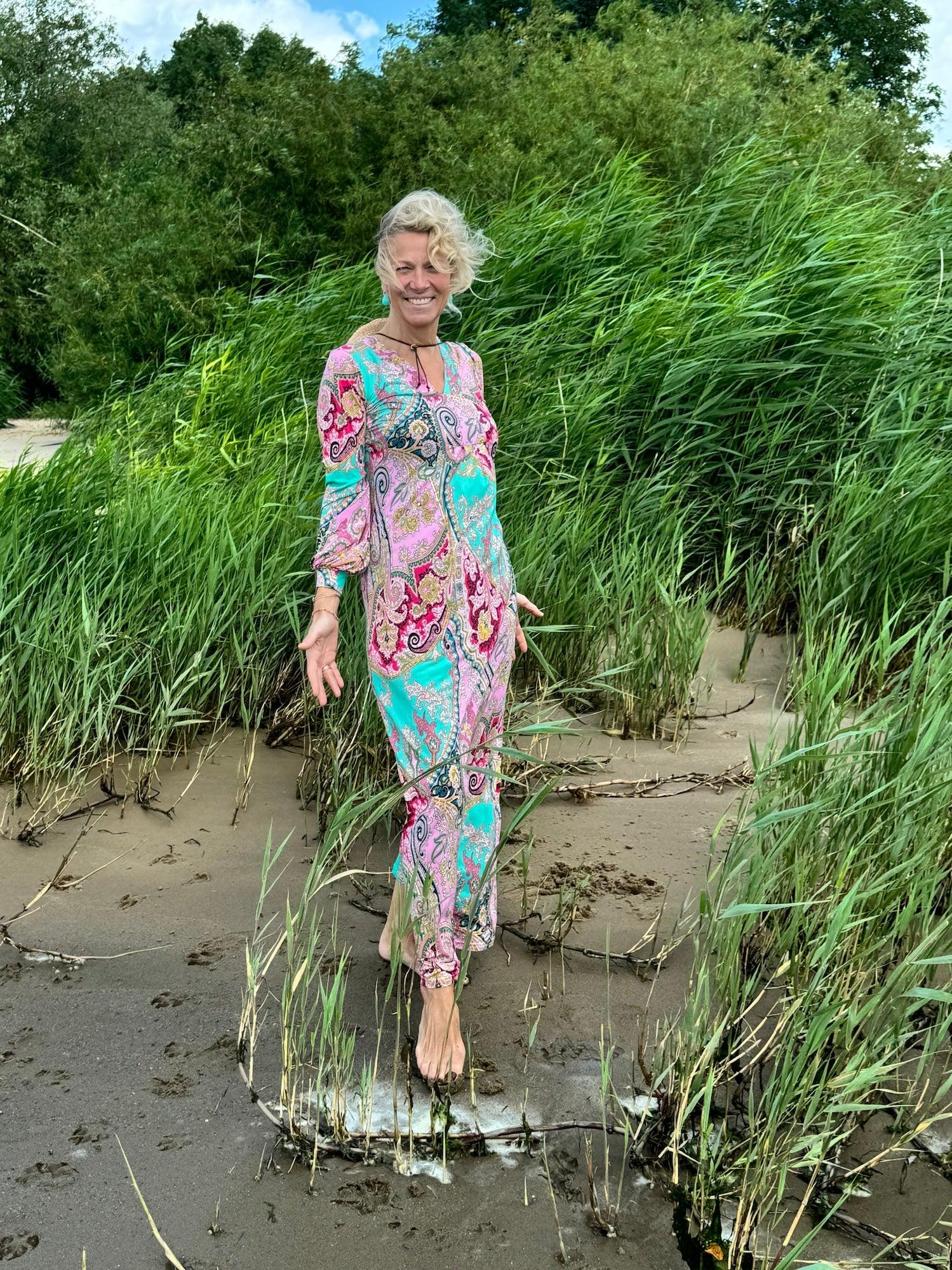 Langes Kleid mit Muster von dem Hamburger Modelabel stegmann mode