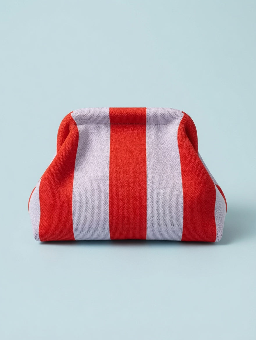 moderne Clutch mit Streifen rot/weiß vom Hamburger Modelabel stegmann mode
