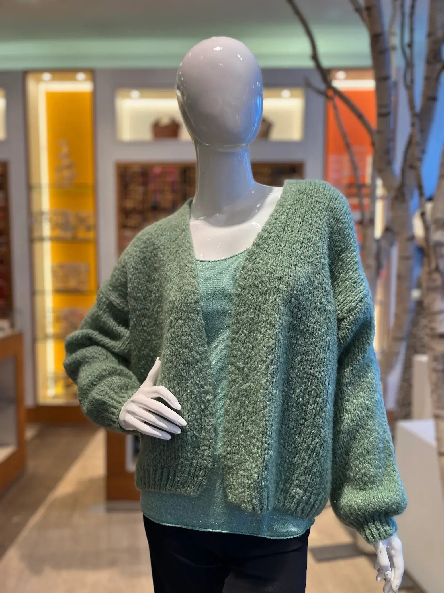 Grobstrickjacke in Jade vom Hamburger Modelabel stegmann mode