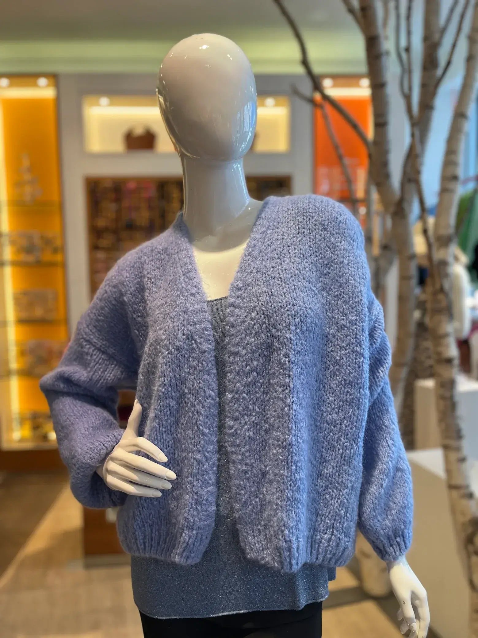Grobstrickjacke in Jeansblau vom Hamburger Modelabel stegmann mode