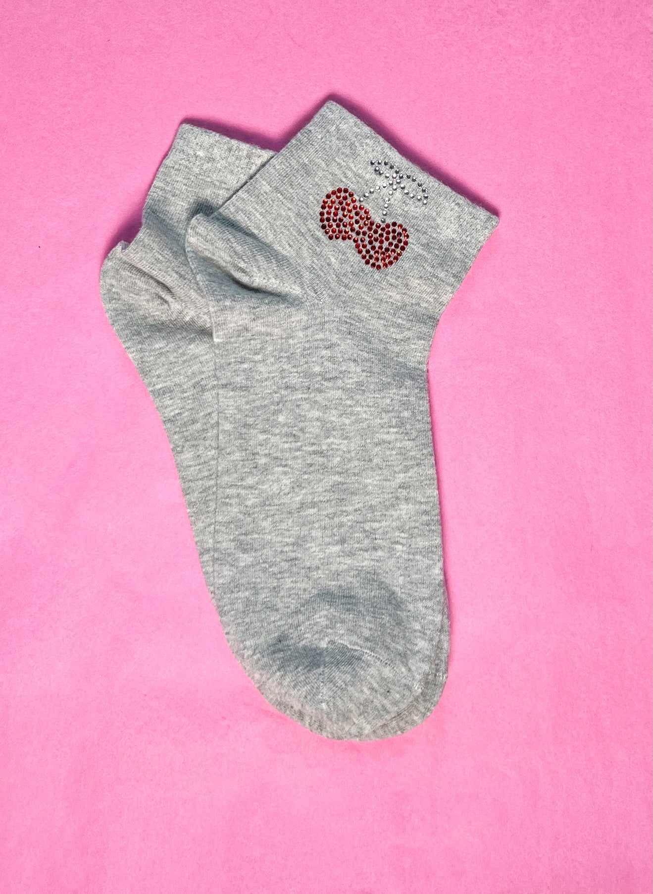 Graue Socken mit Muster Kirsche kurz vom Hamburger Modelabel stegmann mode