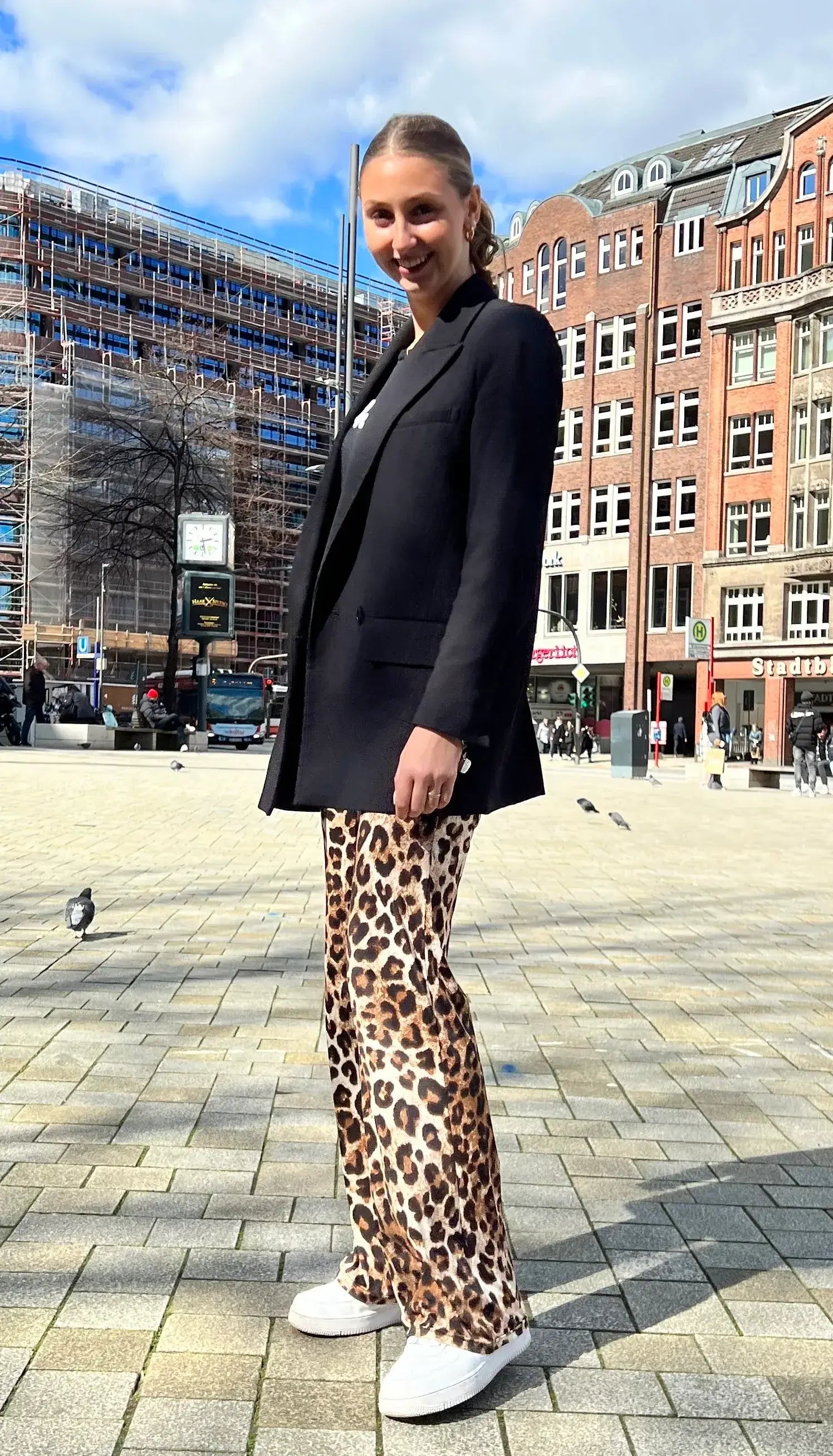 Stoffhose mit Muster von dem Hamburger Modelabel stegmann