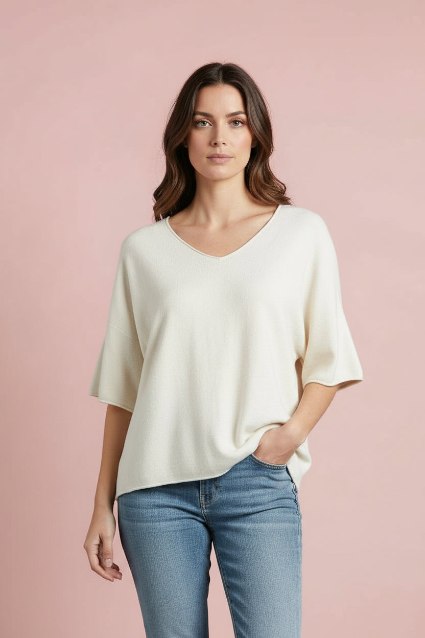 Produktfoto Pullover in Blanc mit V-Ausschnitt und Halbarm vom Hamburger Modelabel stegmann mode