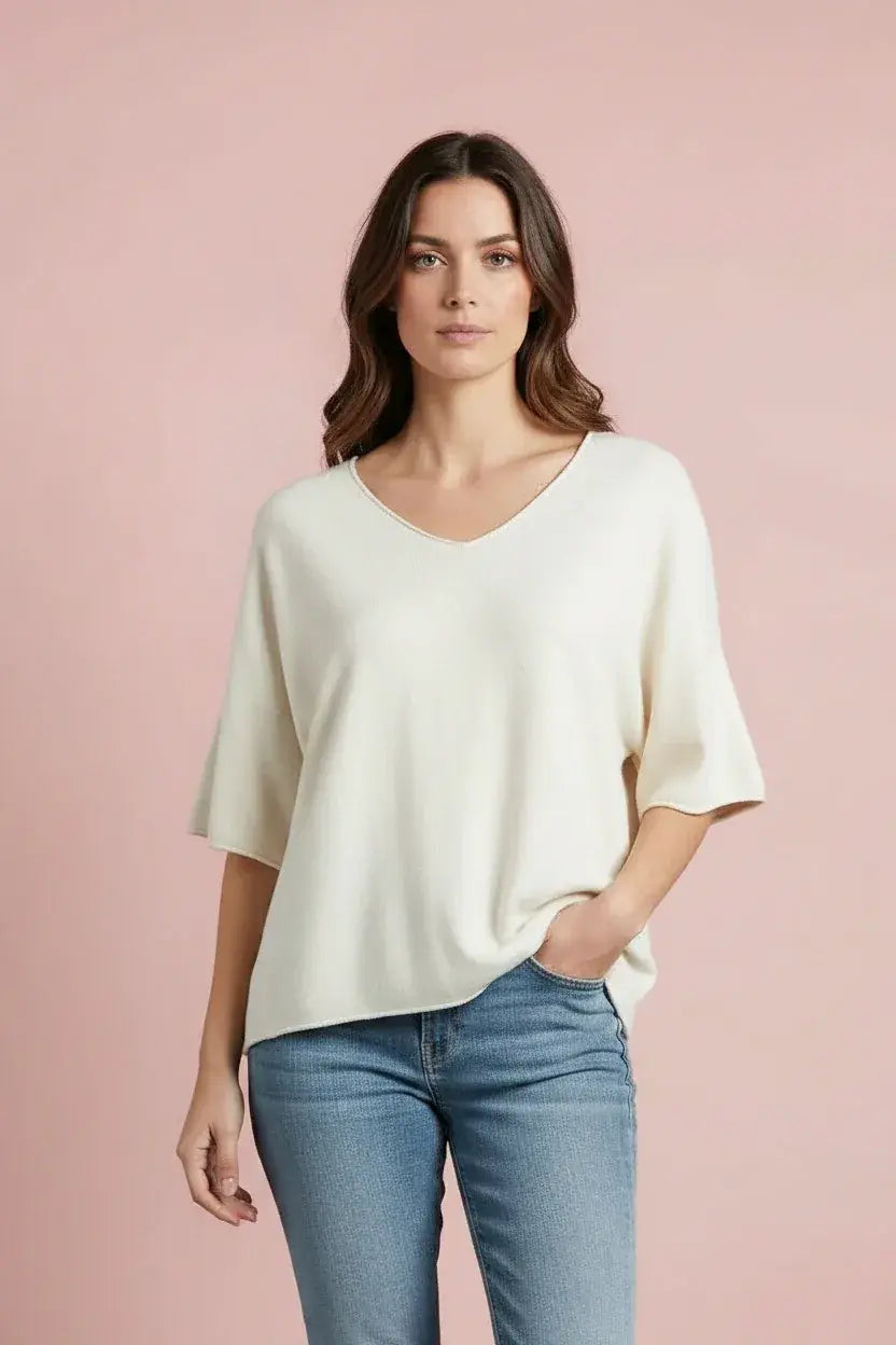 Produktfoto Pullover in Blanc mit V-Ausschnitt und Halbarm vom Hamburger Modelabel stegmann mode