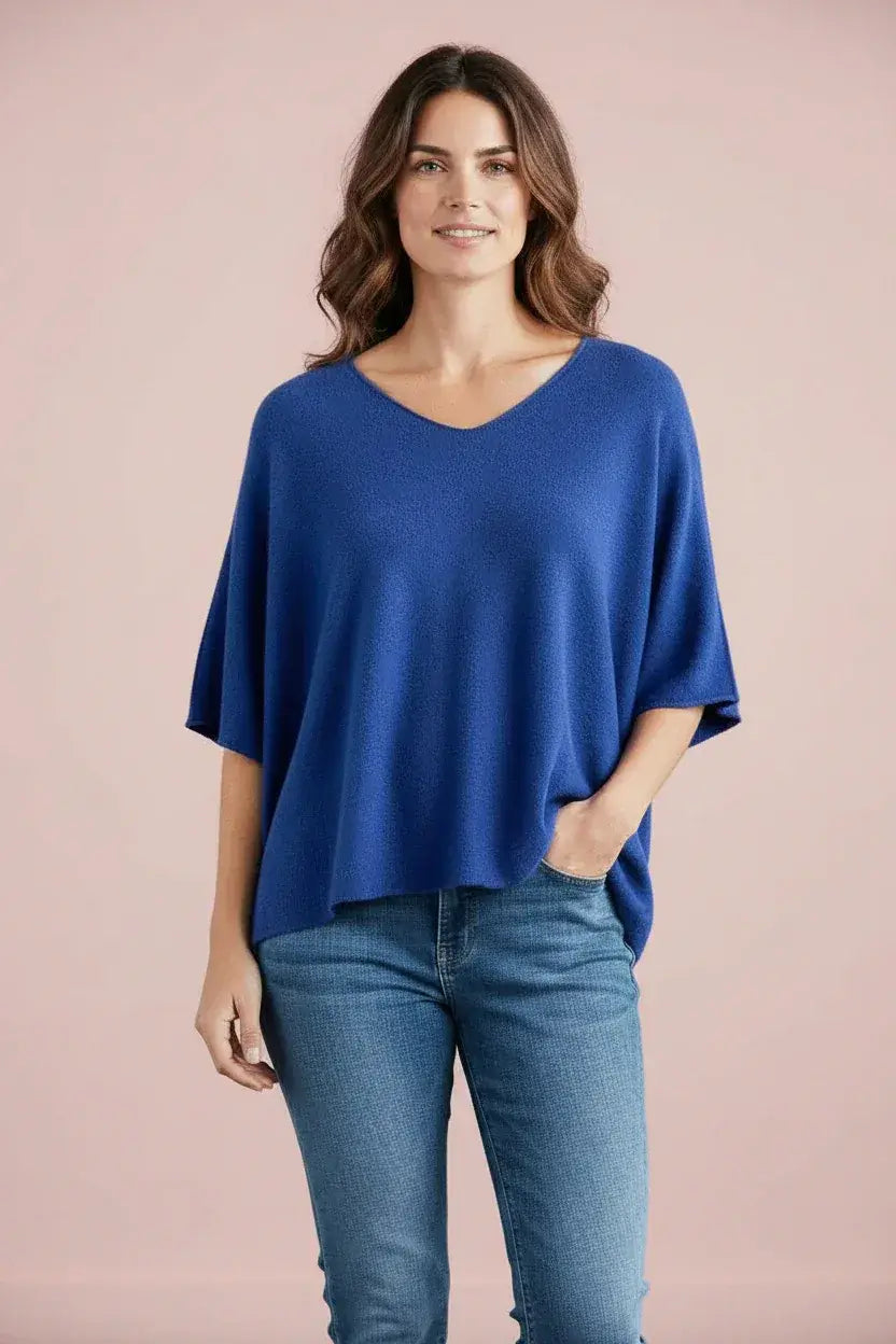 Produktfoto Pullover in Bleu Royal mit V-Ausschnitt und Halbarm vom Hamburger Modelabel stegmann mode