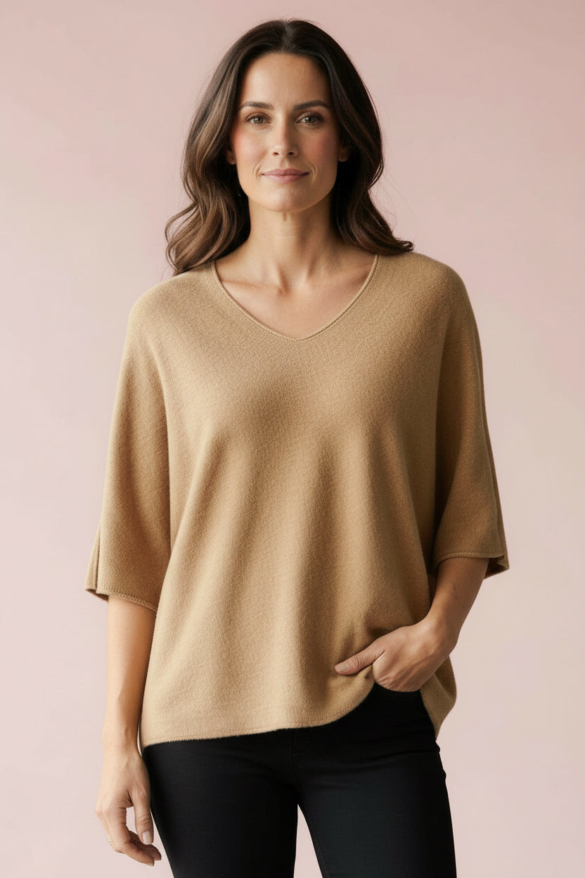 Produktfoto Pullover in Camel mit V-Ausschnitt und Halbarm vom Hamburger Modelabel stegmann mode