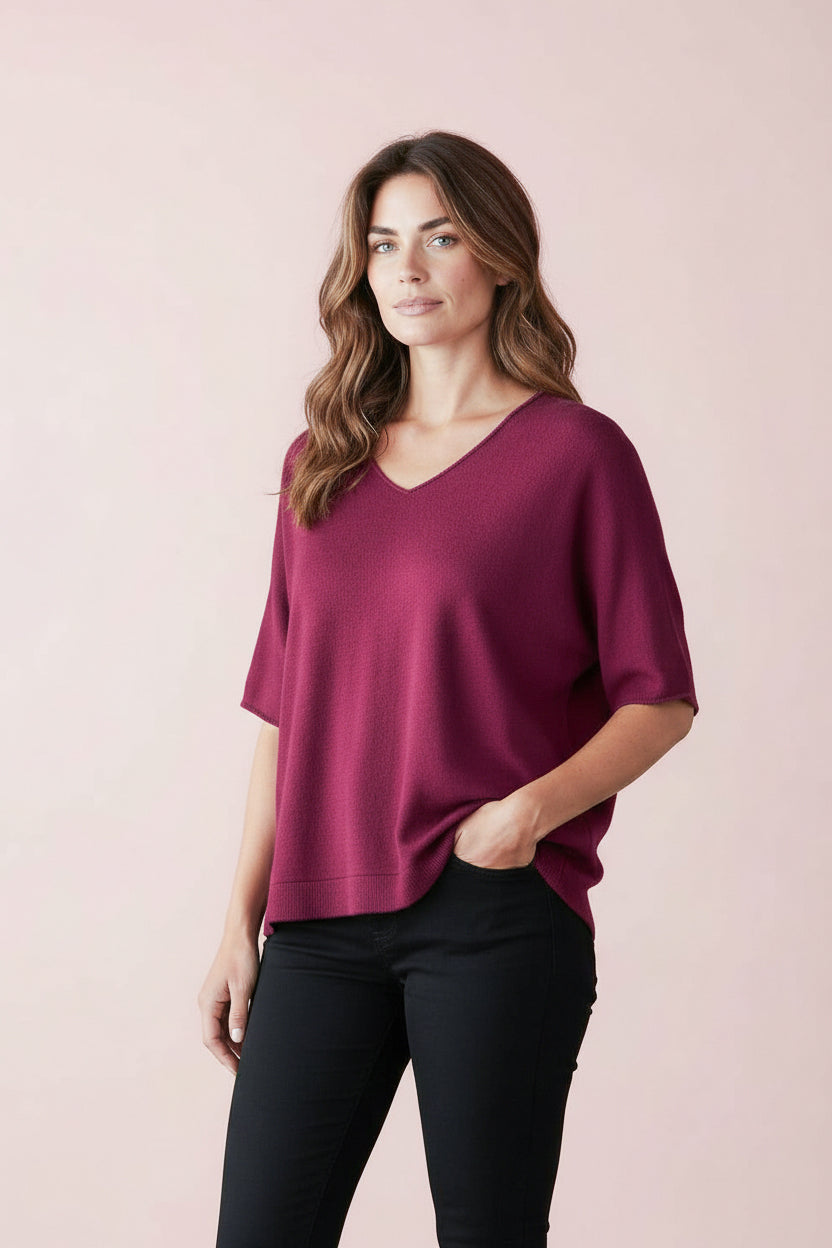 Produktfoto Pullover in Fuchsia mit V-Ausschnitt und Halbarm vom Hamburger Modelabel stegmann mode