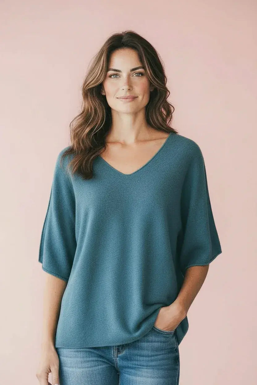 Produktfoto Pullover in Torquois mit V-Ausschnitt und Halbarm vom Hamburger Modelabel stegmann mode