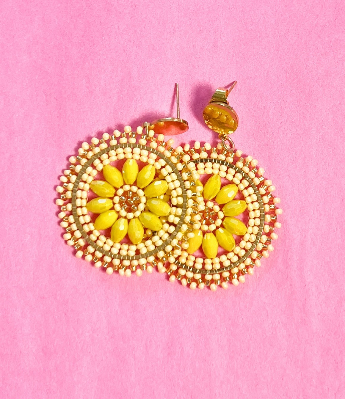 Mandala-Ohrring in gelb vom Hamburger Modelabel stegmann mode