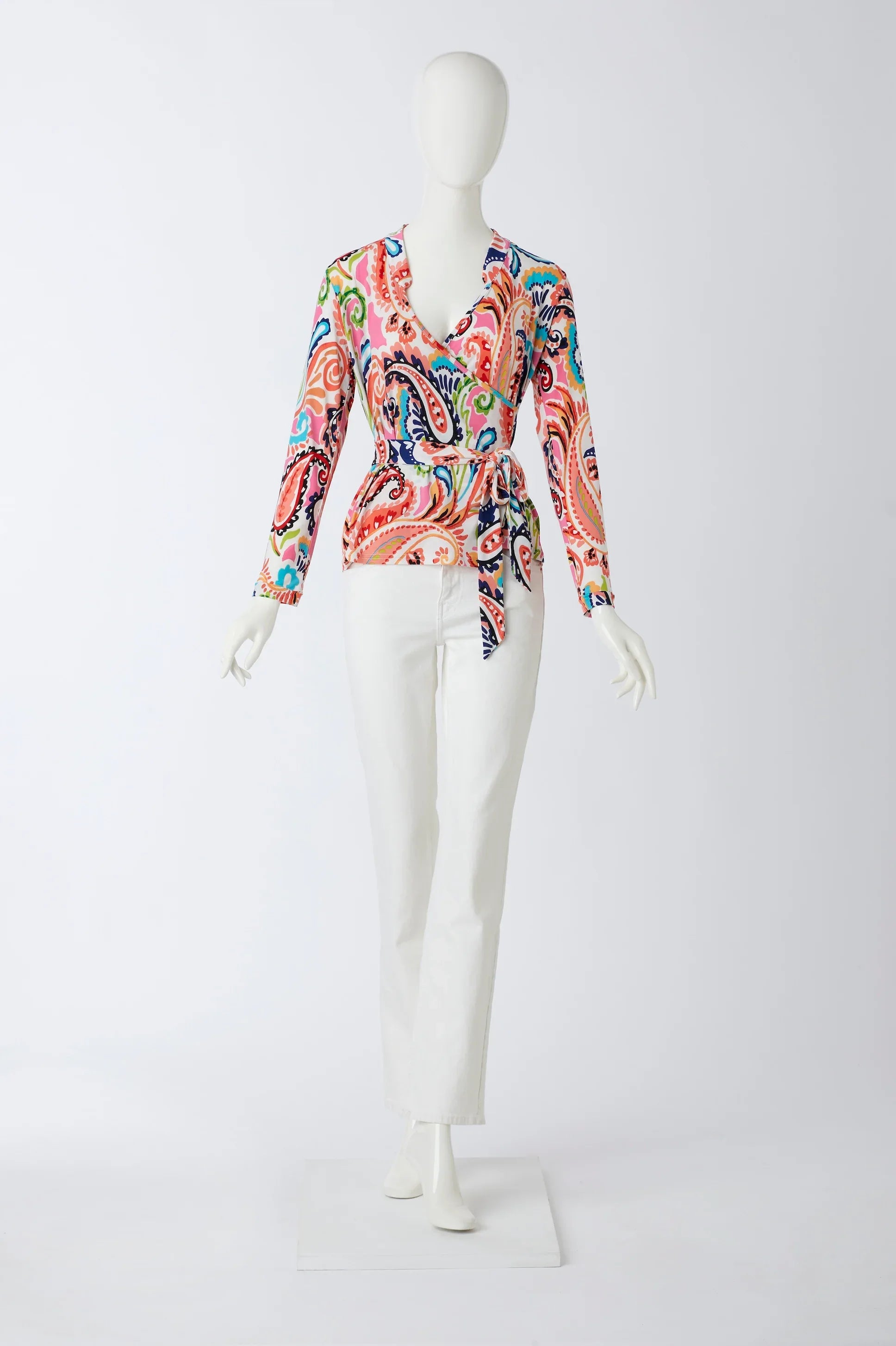 Kurze Bluse in Wickeloptik vom Hamburger Modellabel stegmann mode