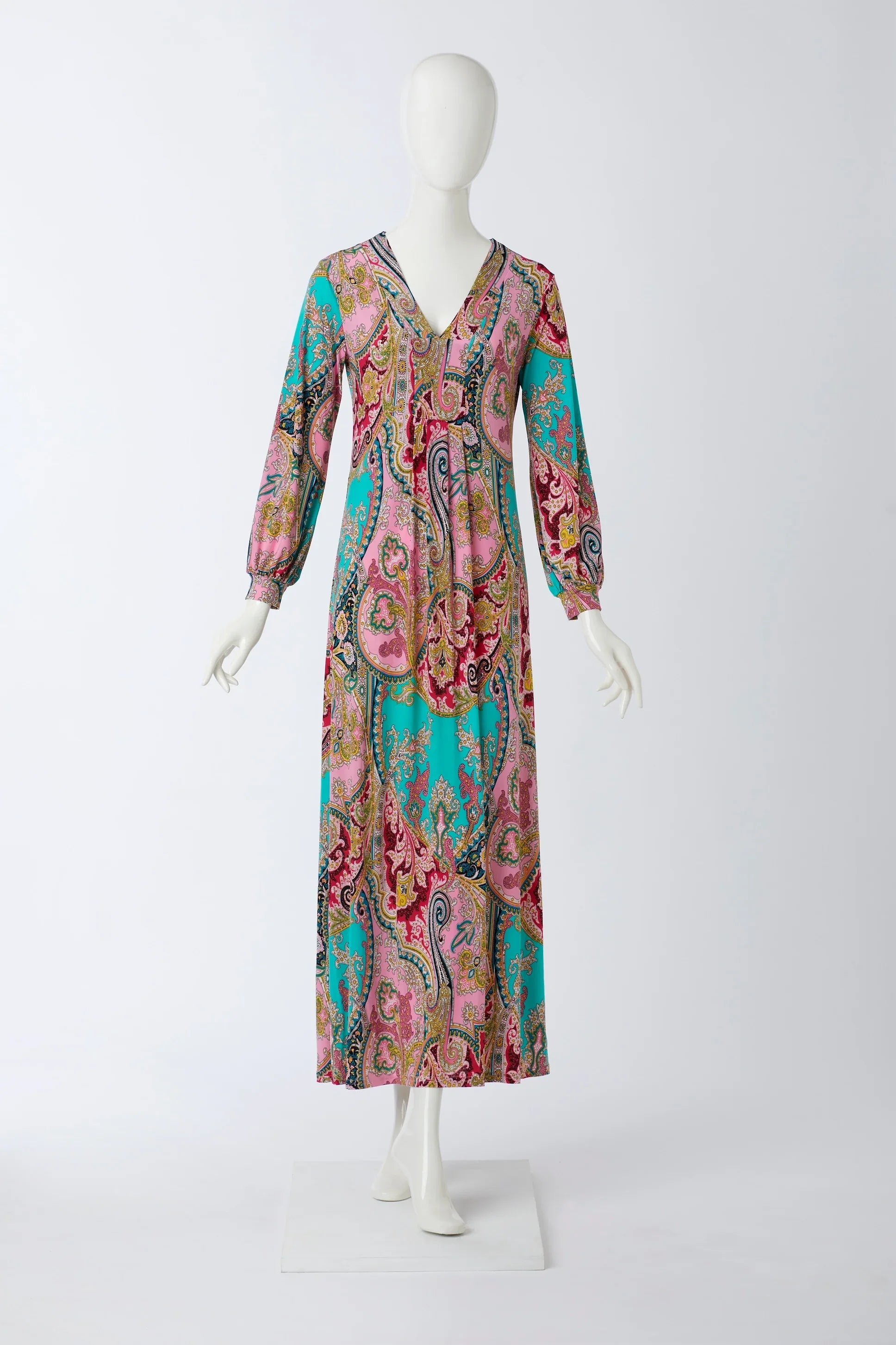 Langes Kleid mit Muster von dem Hamburger Modelabel stegmann mode