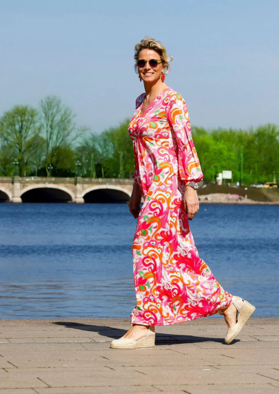 Langes Kleid mit Muster von dem Hamburger Modelabel stegmann mode