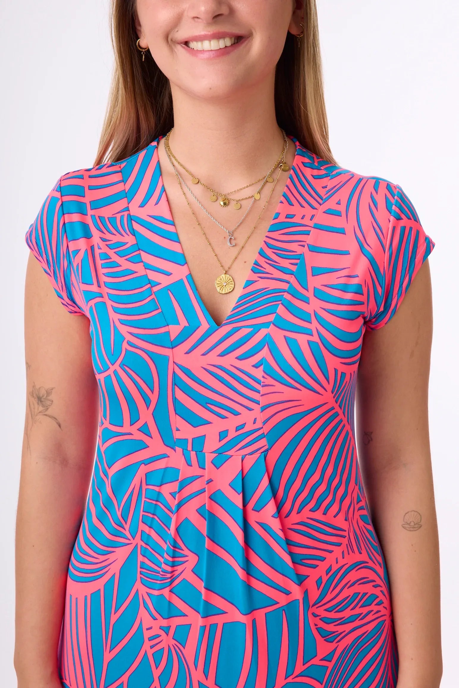 Langes Sommerkleid im Print Neon Leaf vom Hamburger Modelabel stegmann mode