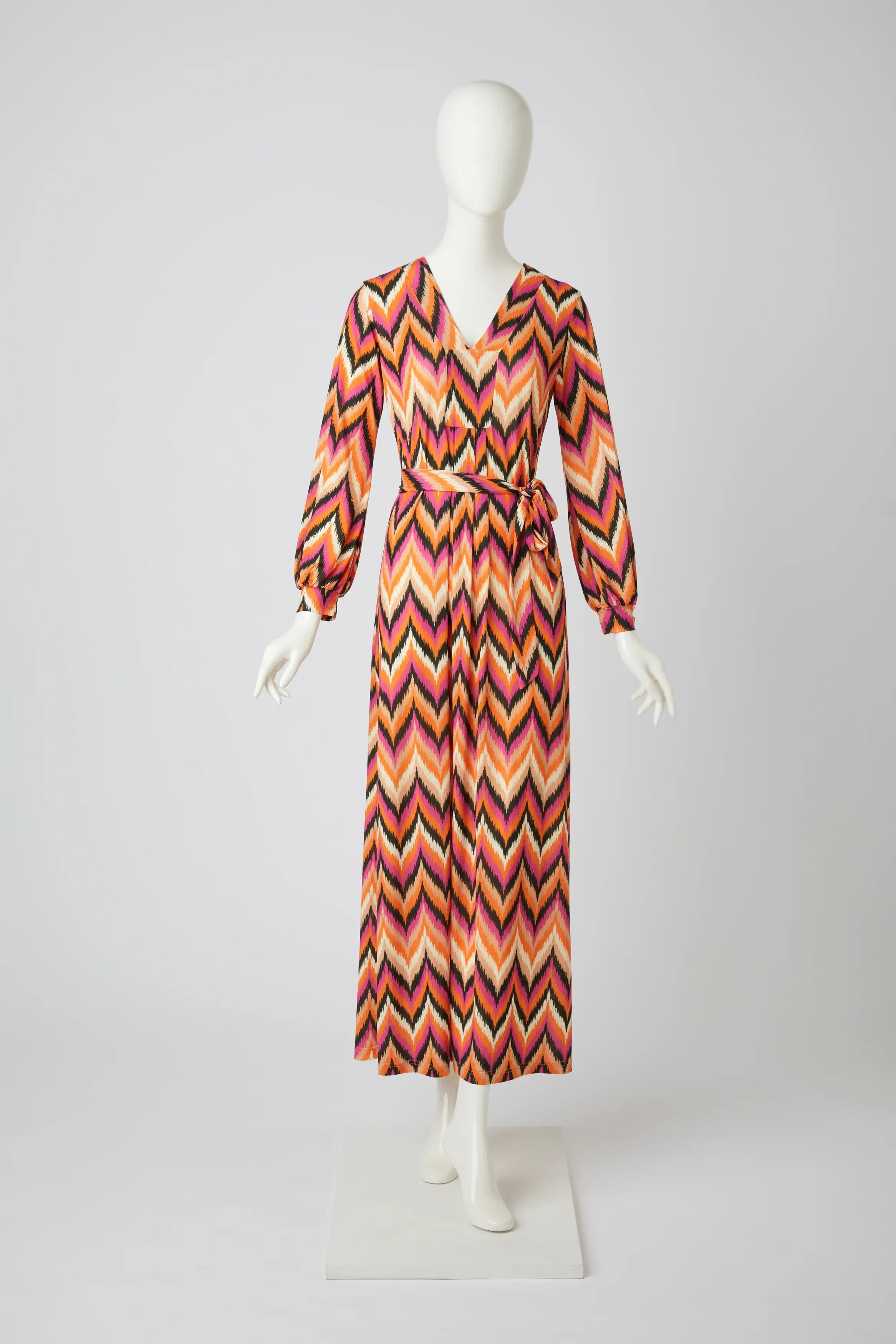 langes Kleid mit Muster von dem Hamburger Modelabel stegmann mode