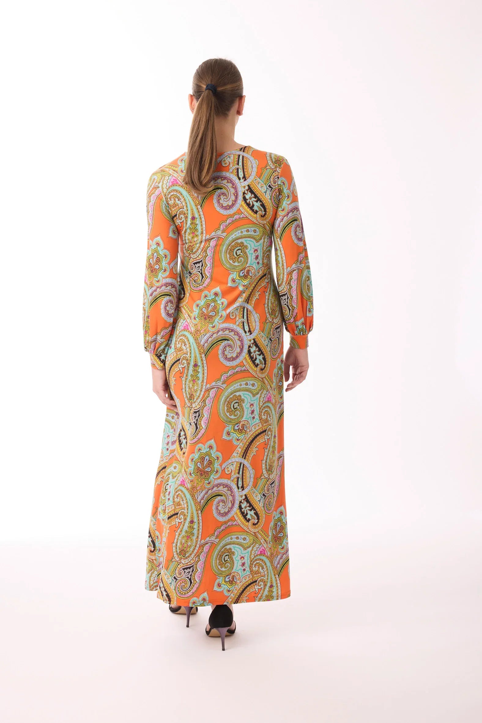 Langes Kleid mit Muster von dem Hamburger Modelabel stegmann mode