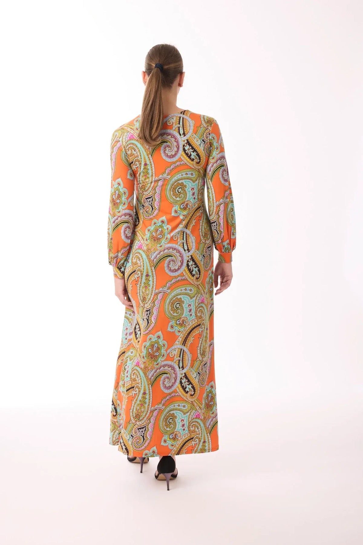 Langes Kleid mit Muster von dem Hamburger Modelabel stegmann mode