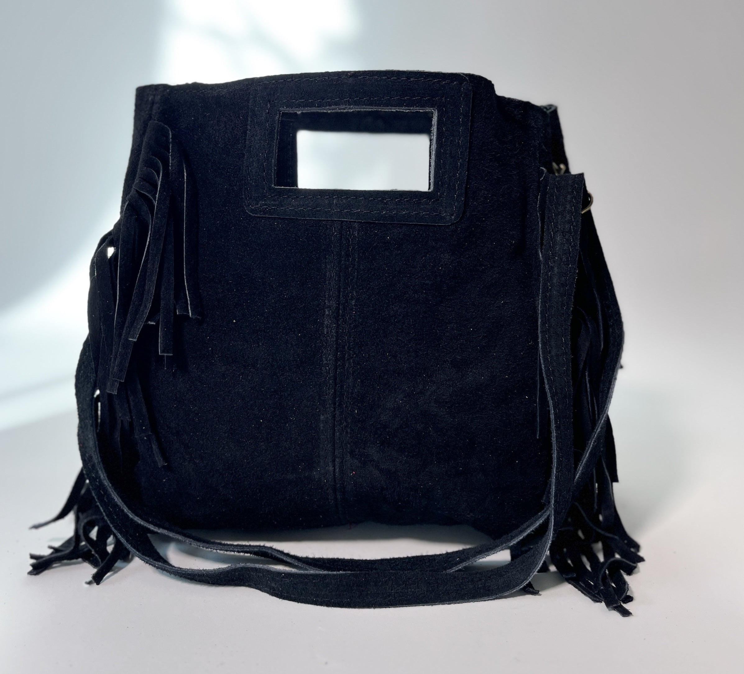 angesagte Fransentasche in Schwarz vom Hamburger Modelabel stegmann mode