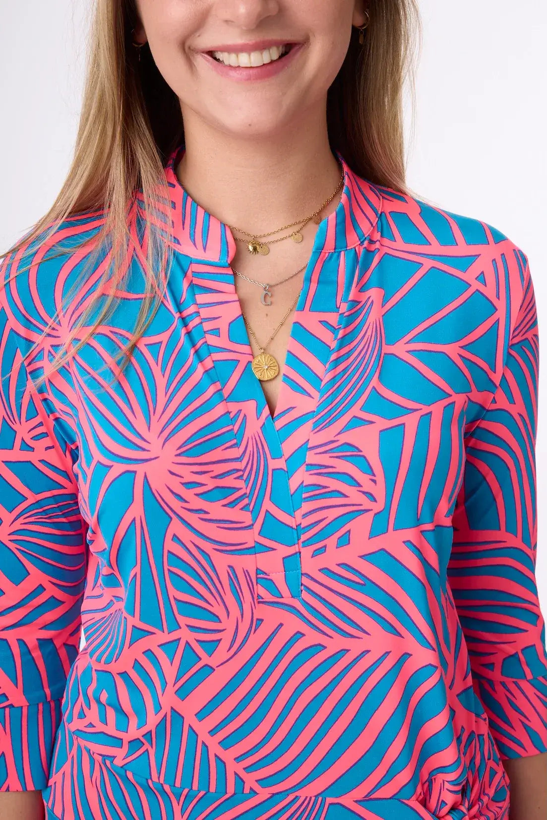 Elegantes, kurzes Sommerkleid im Print Neon Leaf vom Hamburger Modelabel stegmann mode