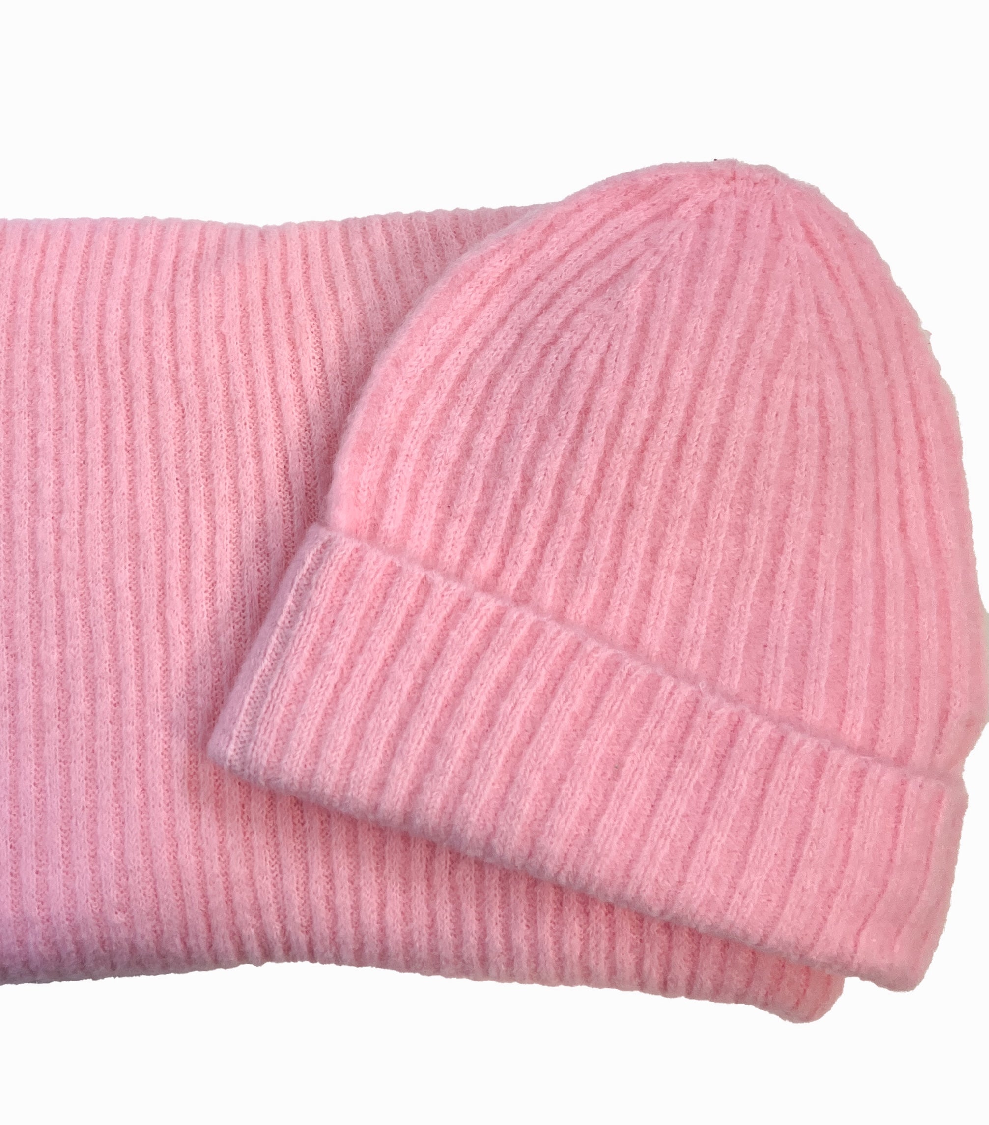 Produktfoto vom Set bestehend aus Schal und Mütze in Rosa vom Hamburger Modelabel stegmann mode