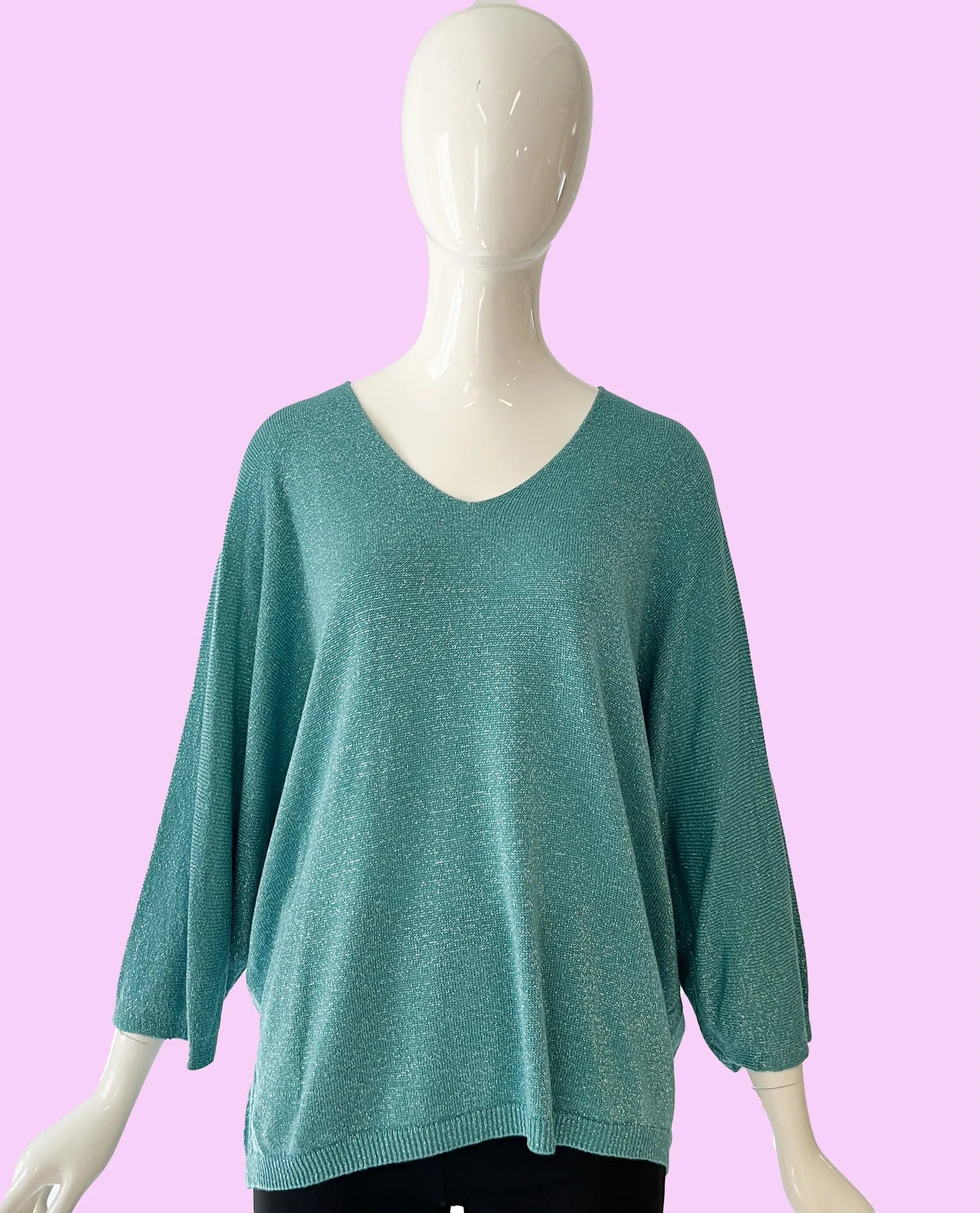 Produktfoto Pullover in Celadon mit Glitzergarn und V-Ausschnitt vom Hamburger Modelabel stegmann mode