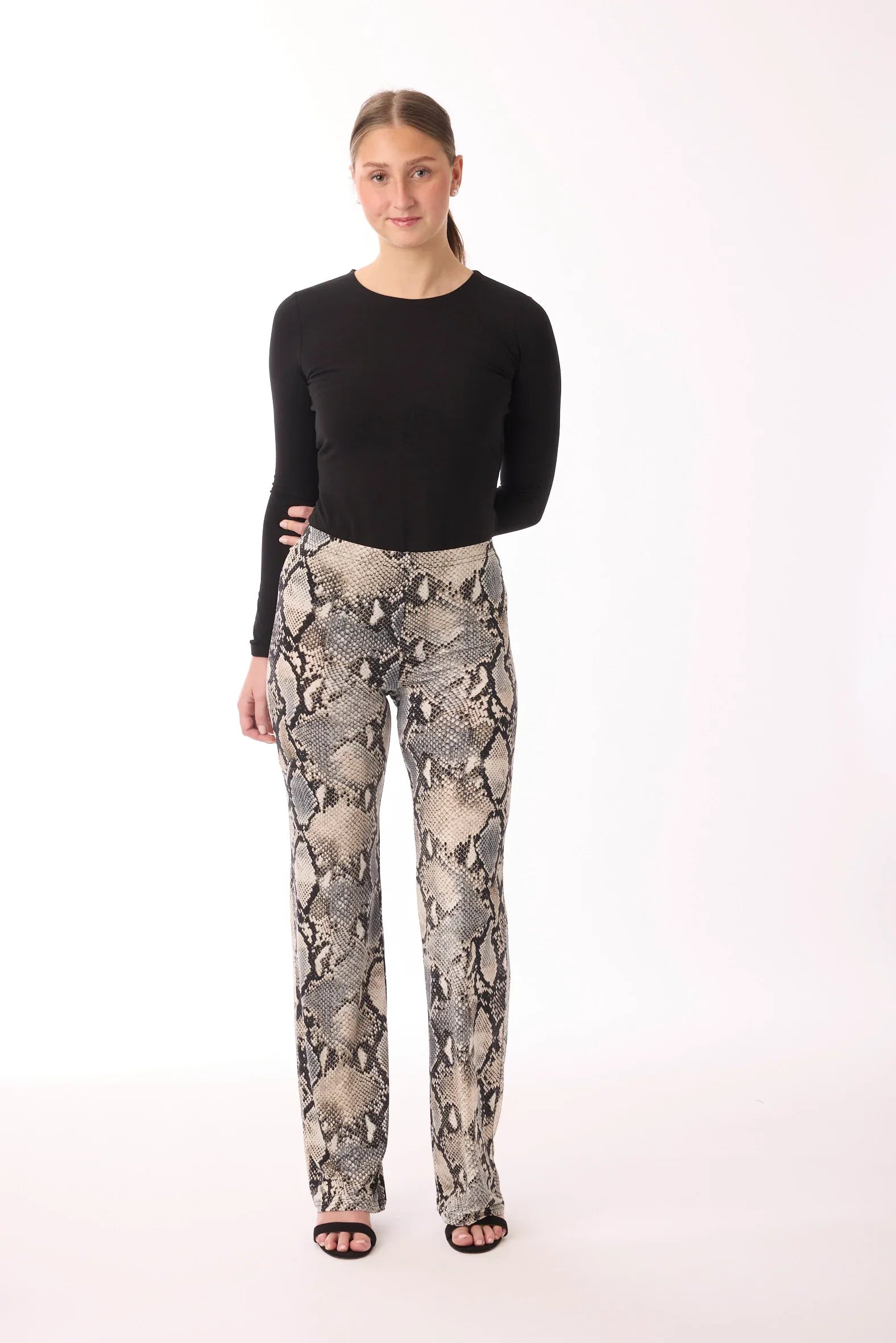 Stoffhose mit Muster von dem Hamburger Modelabel stegmann mode